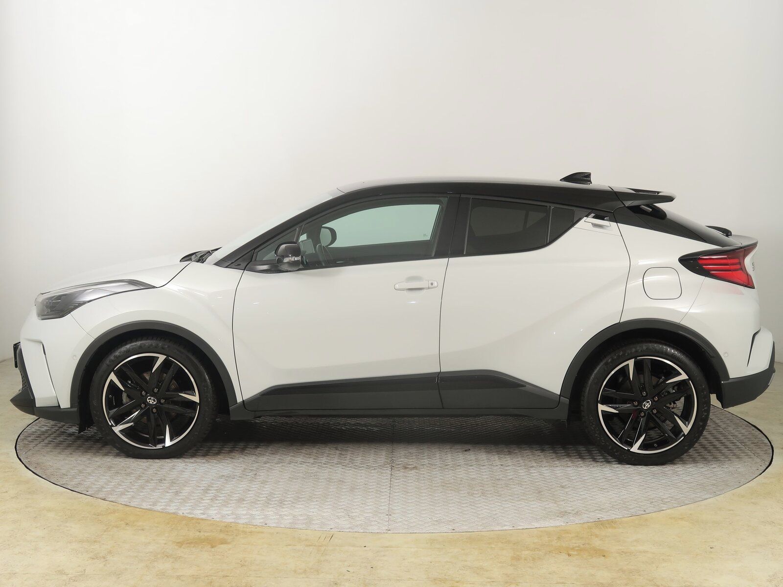 Toyota C-HR, 2.0 Hybrid, GR Sport, Automat - fotka 3