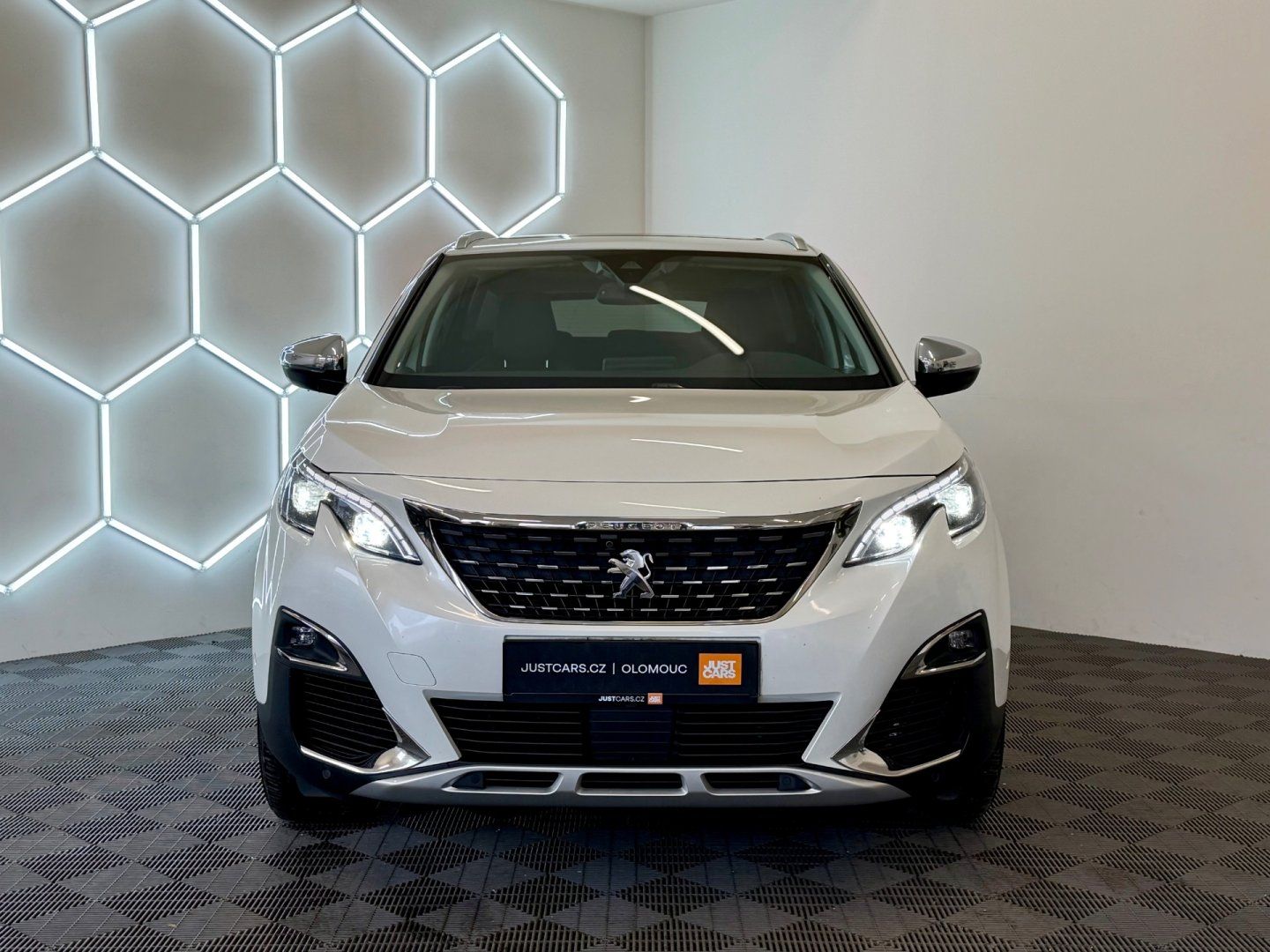 Peugeot 3008, 1.5HDi, 88kW, ČR - fotka 2