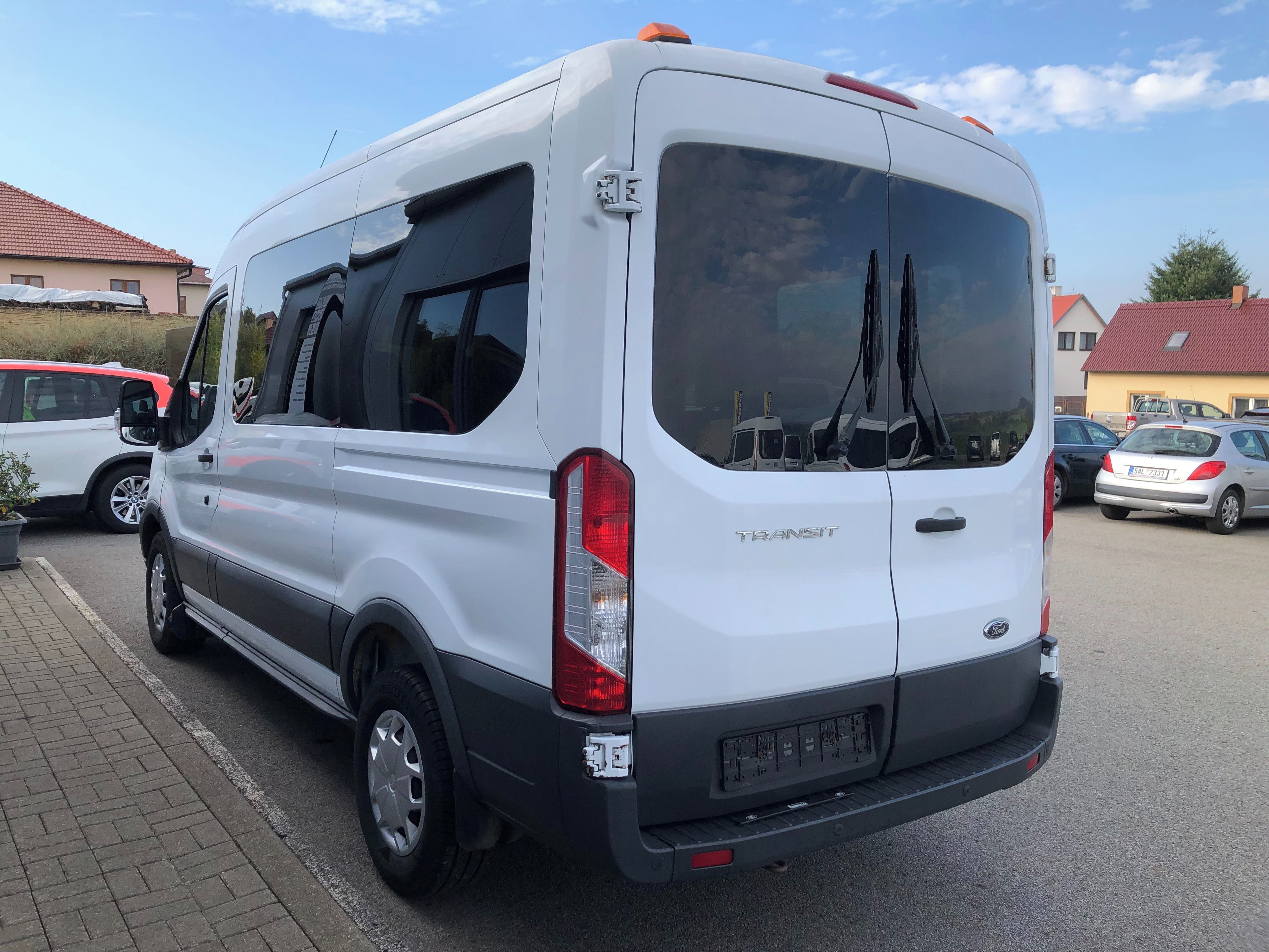 Ford Transit, 2,0TDCI L2H2 9míst - fotka 6