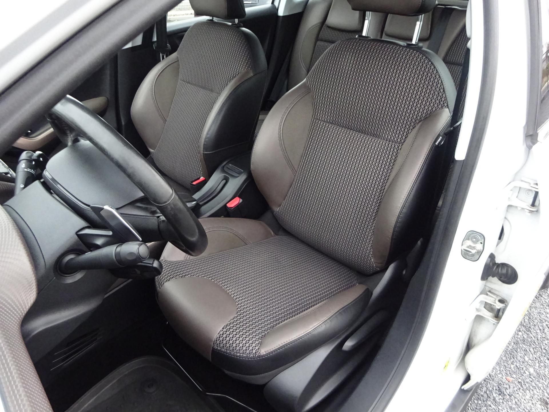 Peugeot 2008, 1.2 VTi Allure AUTOMAT SERVIS - fotka 5