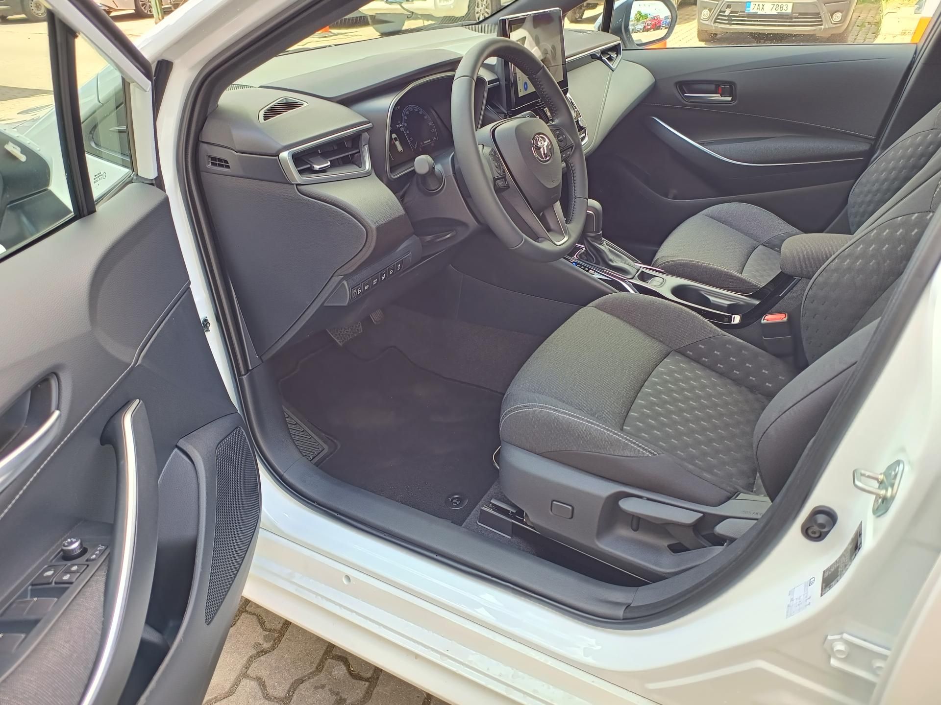 Toyota Corolla, TS 1.8 FHEV COMFORT TECH BOLT - fotka 5