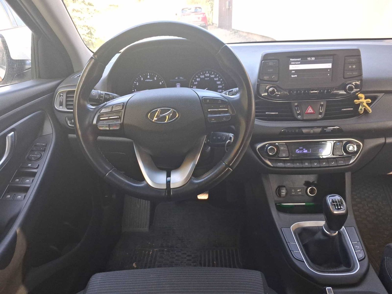 Hyundai i30, 1.4 CVVT, Serv.kniha - fotka 3