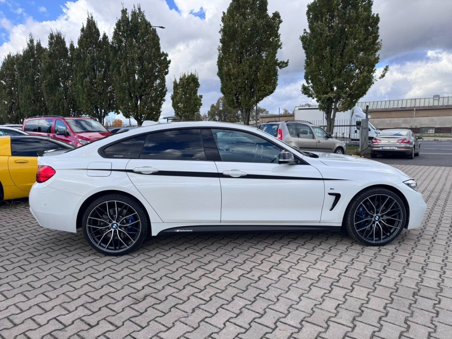 BMW Řada 4, 2,0D 135KW XDRIVE ČR MPACKET - fotka 5