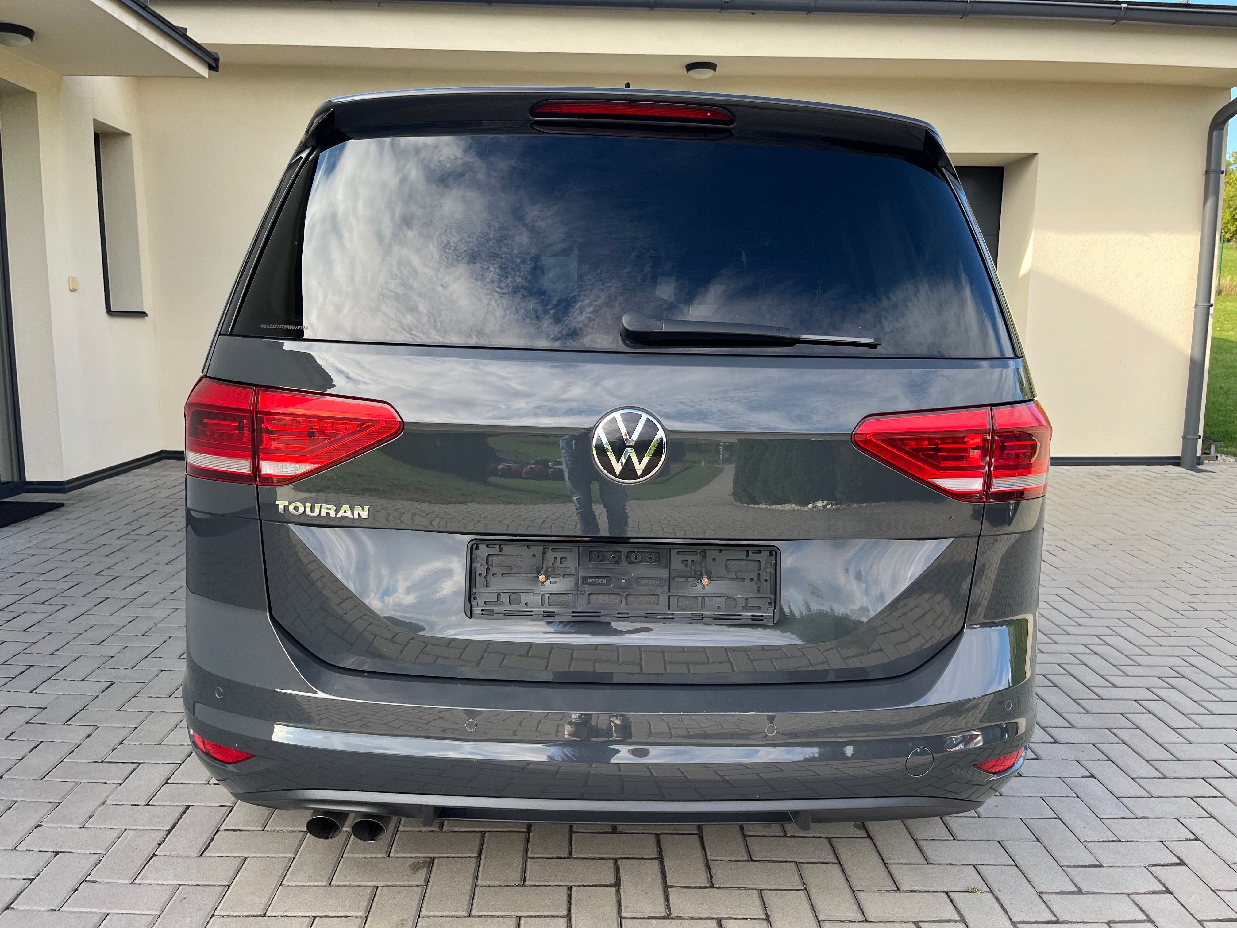 Volkswagen Touran, 2.0TDi HIGHLINE 2021 - fotka 4