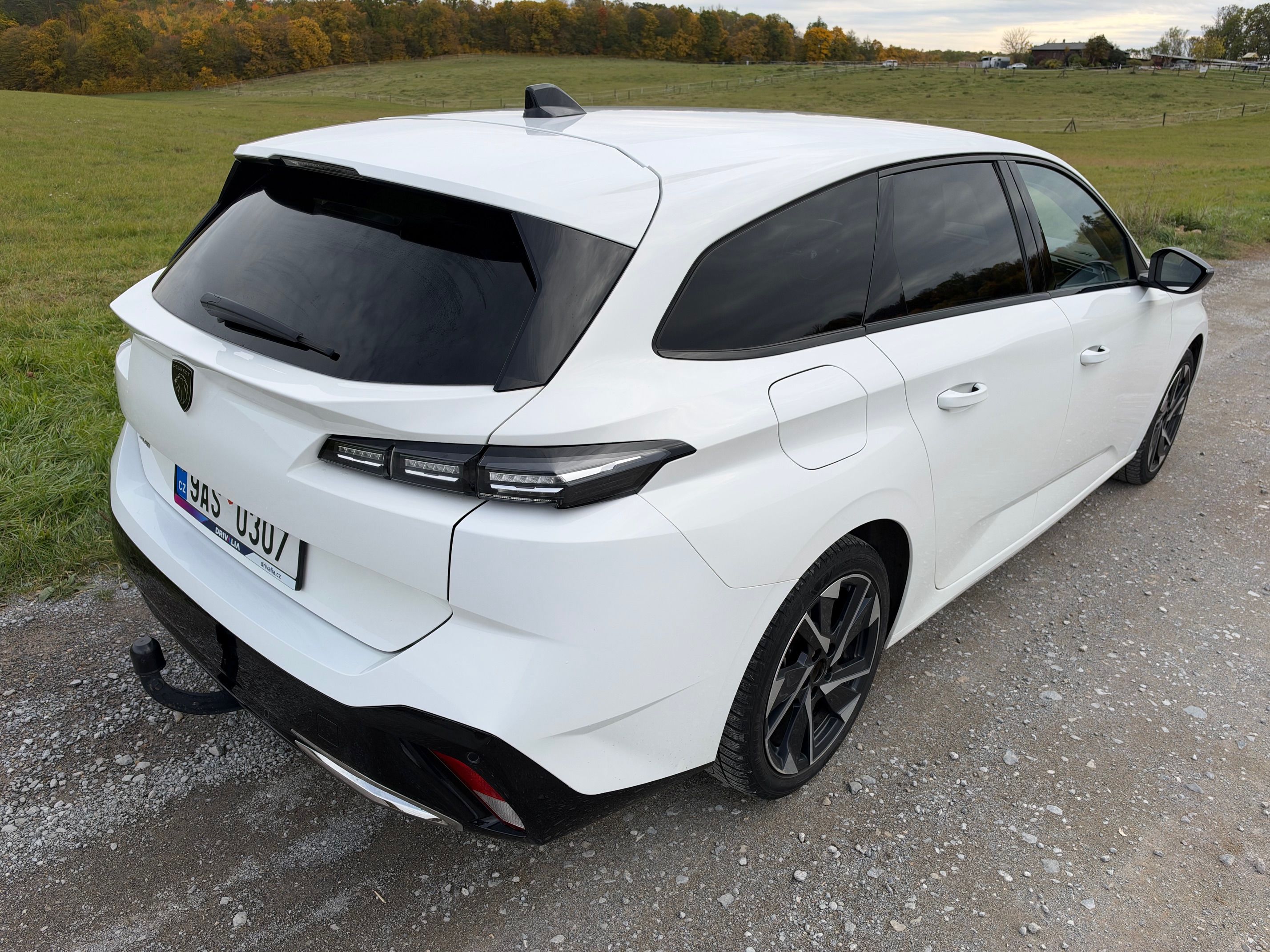 Peugeot 308, 1.5BlueHDI AT/8 ALLURE PACK ČR - fotka 3