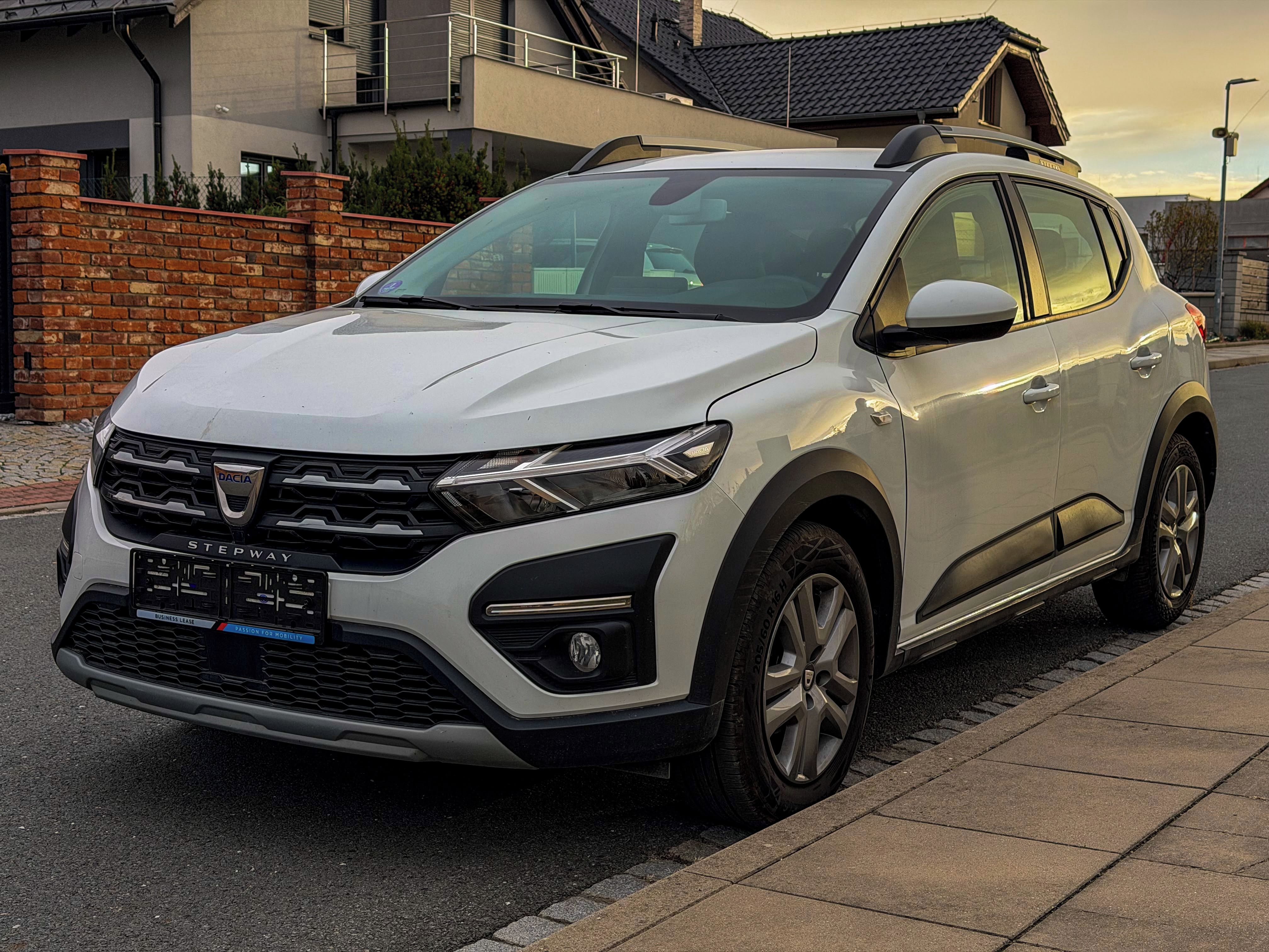 Dacia Sandero, Dacia Sandero Stepway 1.0 74kw - fotka 3
