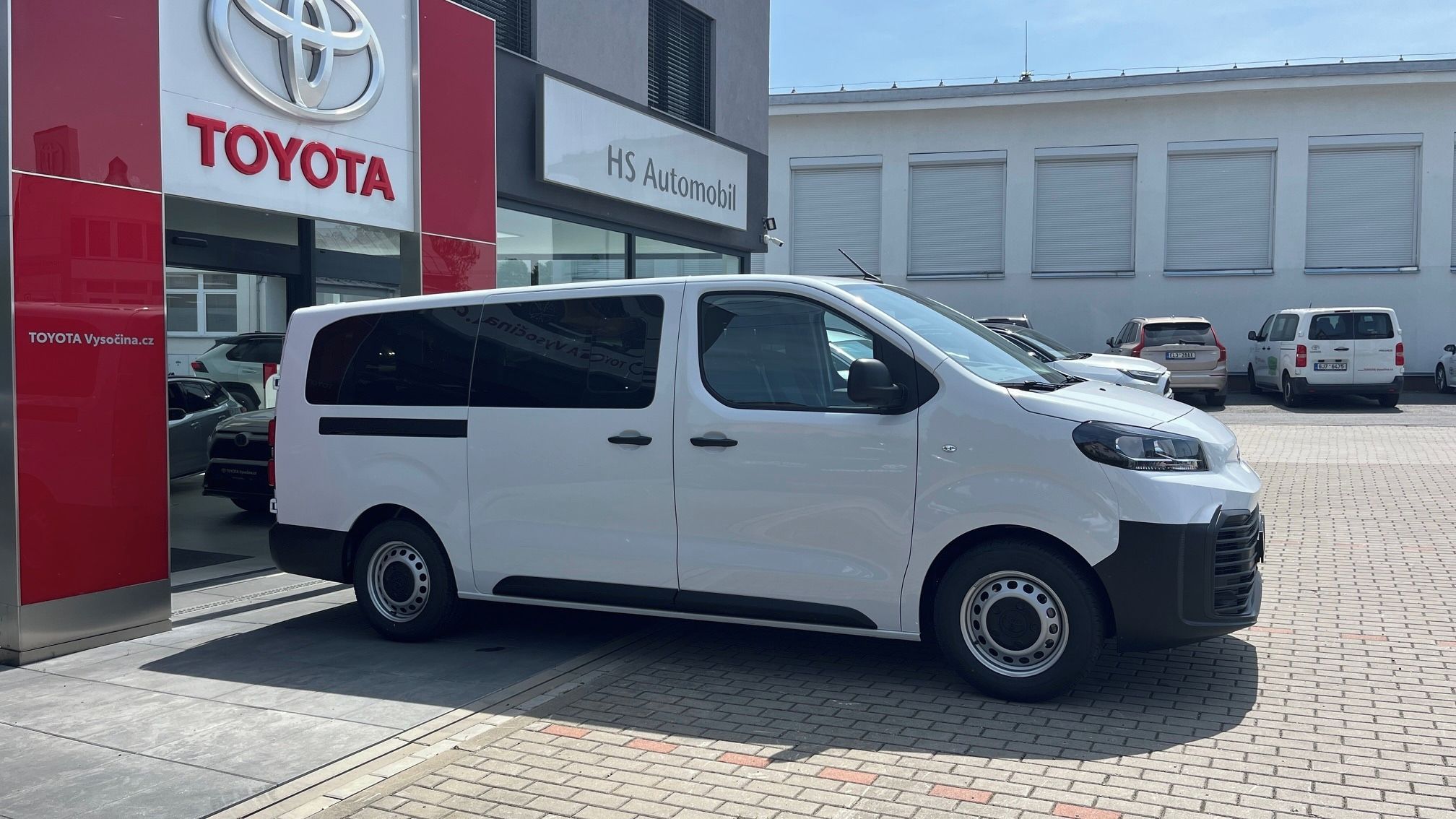 Toyota Proace Verso, L2 2,2D 150 PS Combi 9 Míst - fotka 4