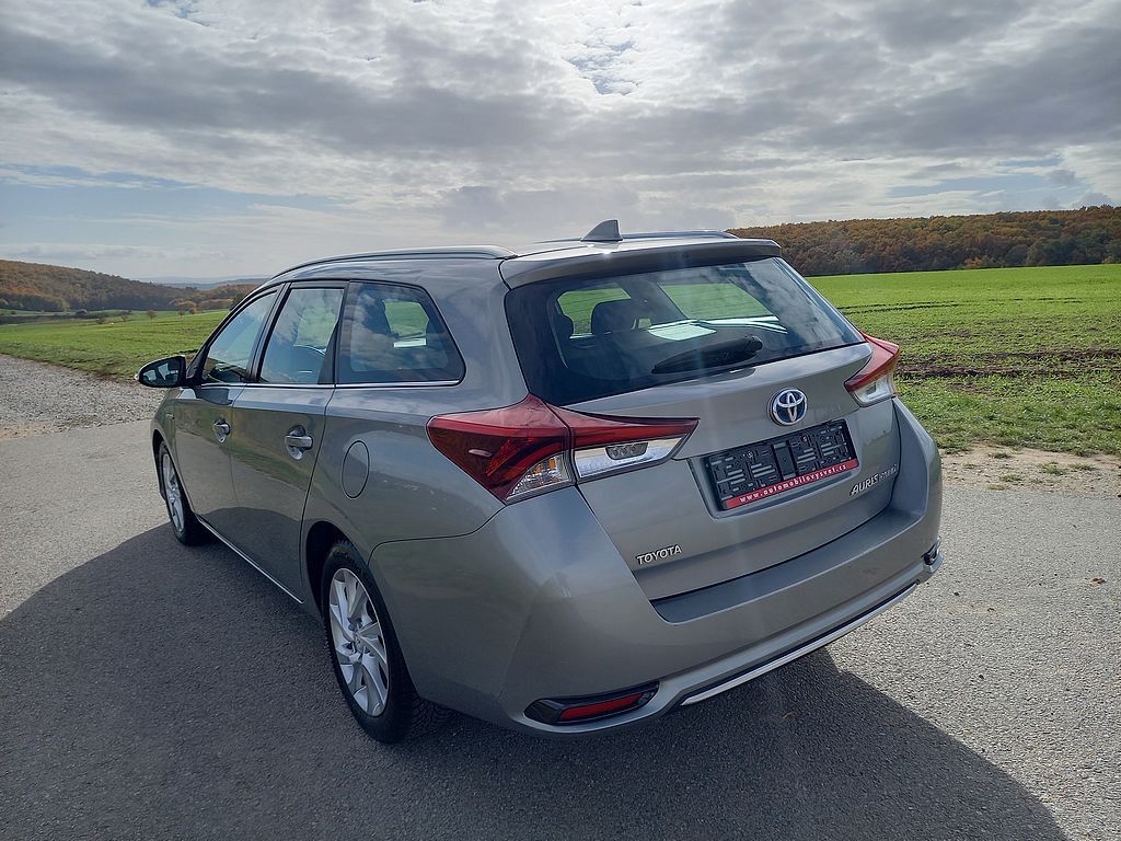 Toyota Auris, 1.8i Hybrid Navi alu klima - fotka 6
