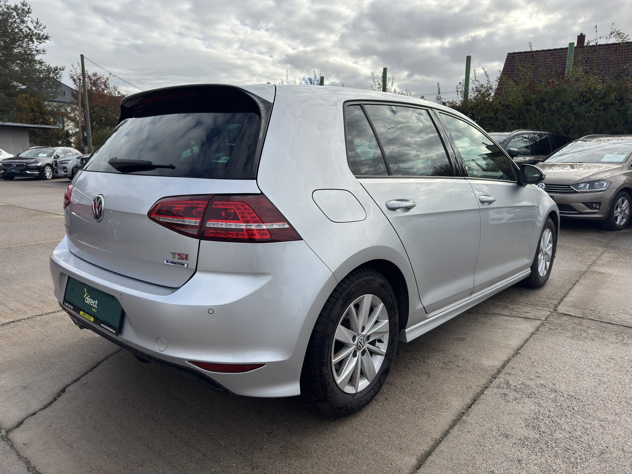 Volkswagen Golf, 1.4 TSI 103 kW R-Line - fotka 2