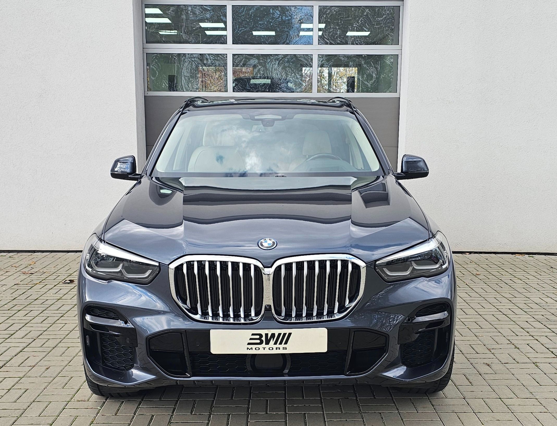 BMW X5, xDrive45e - fotka 2