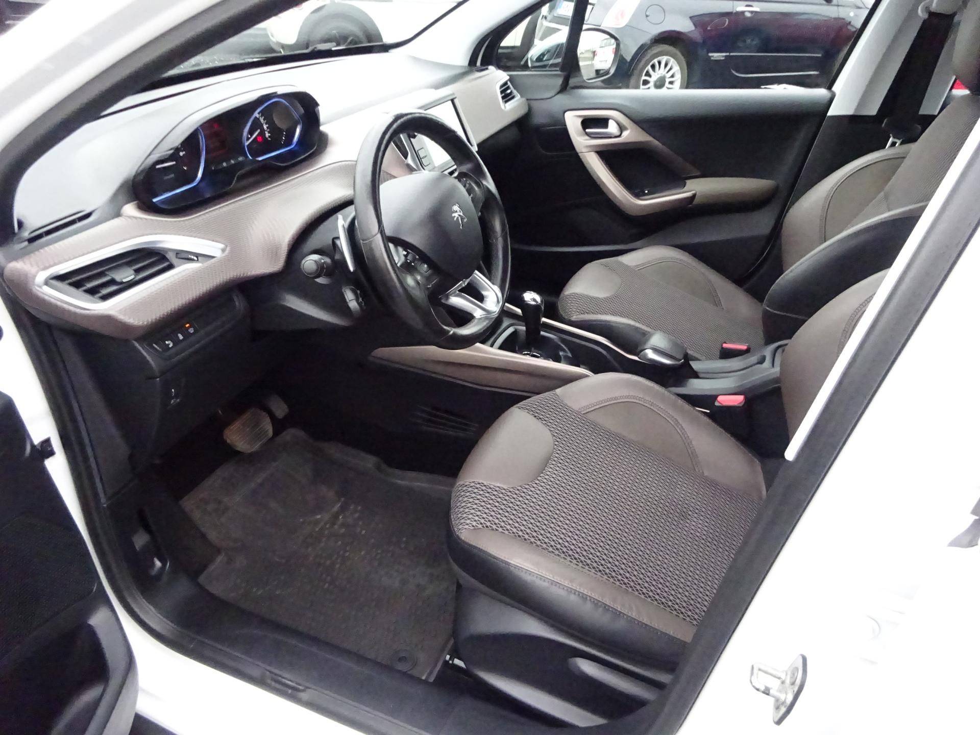 Peugeot 2008, 1.2 VTi Allure AUTOMAT SERVIS - fotka 4