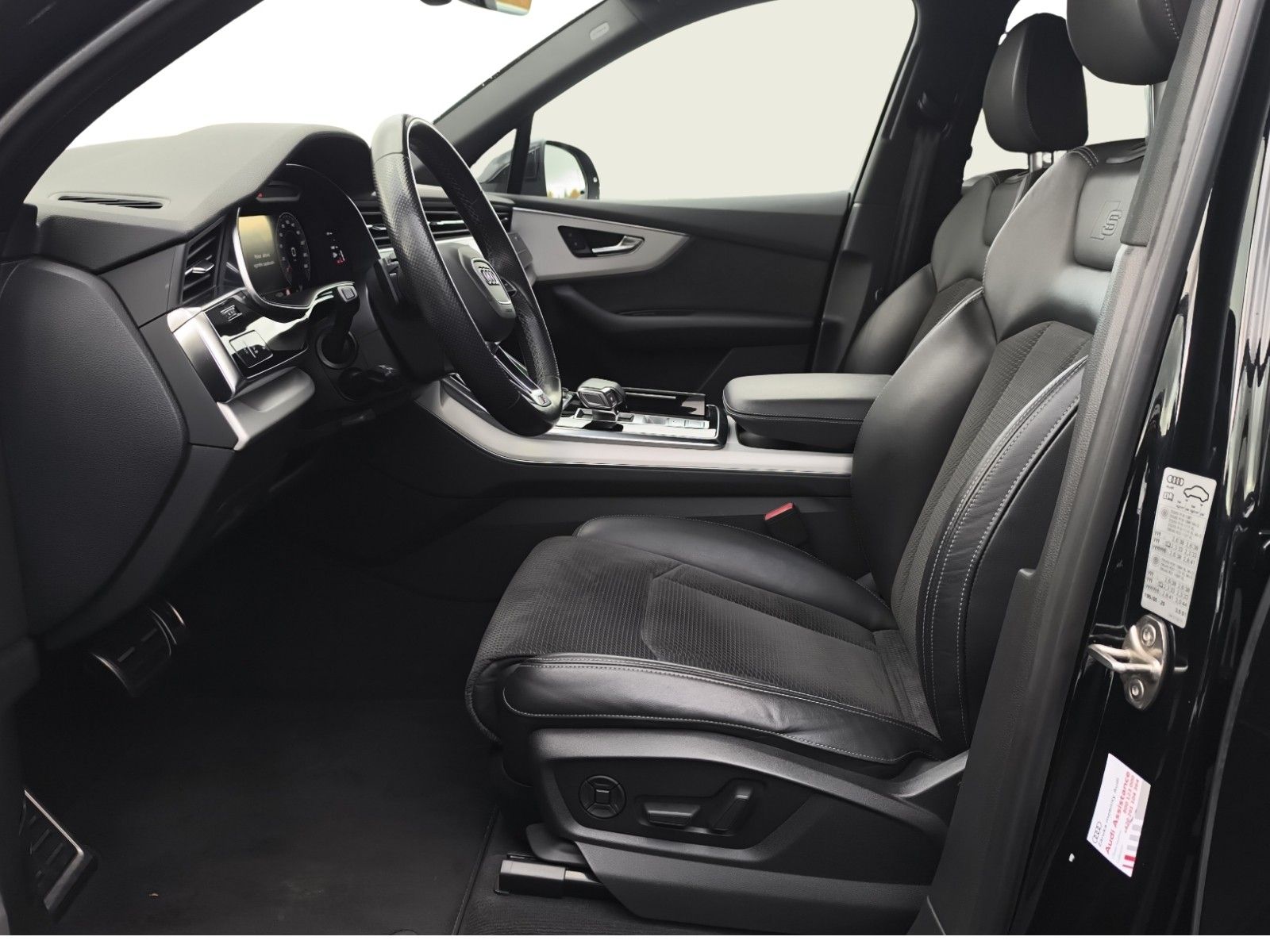 Audi Q7, 3.0TDi S-Line - fotka 6