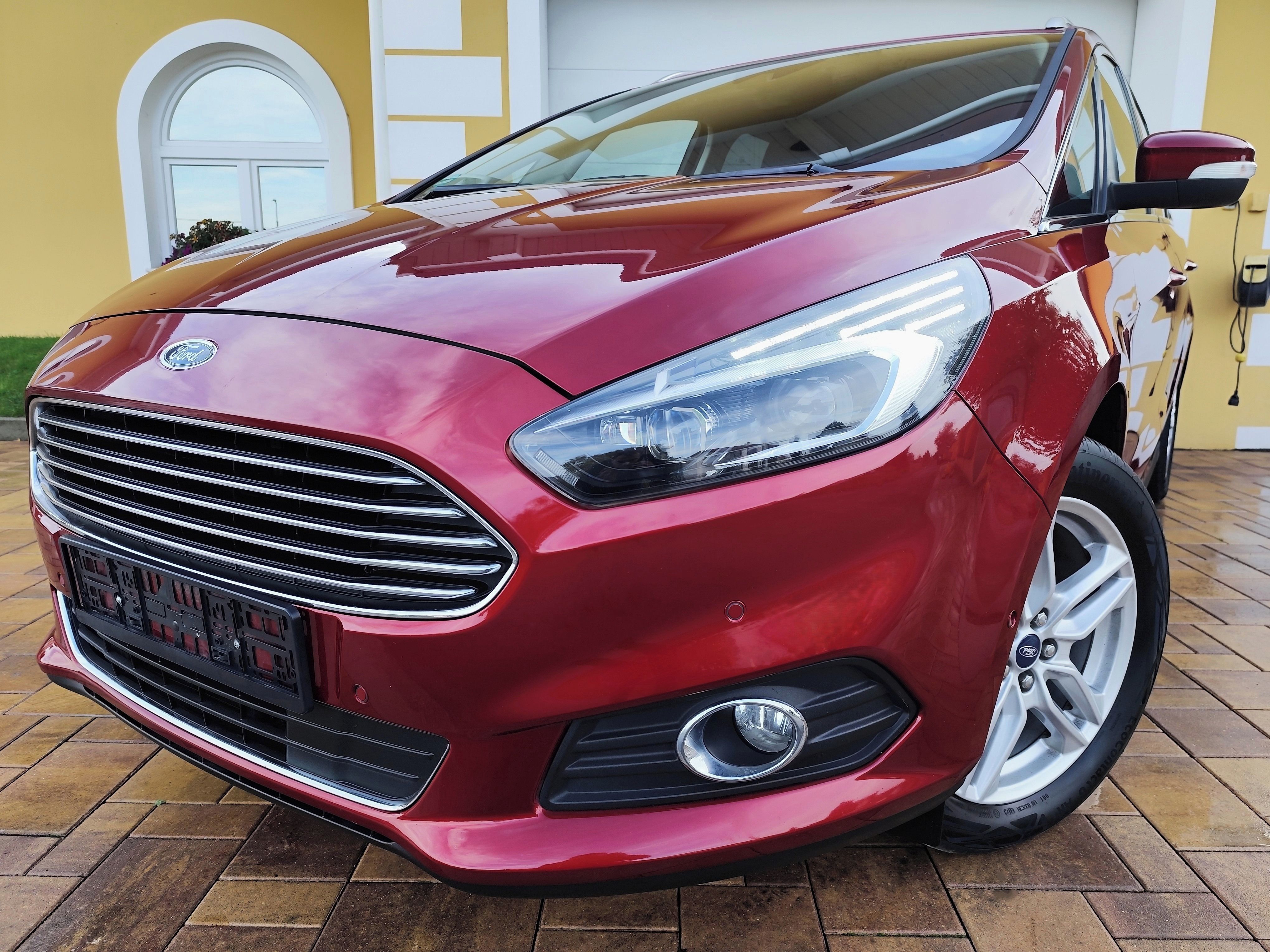 Ford S-MAX, TITAN.Ecob.118kw-7míst,fulled