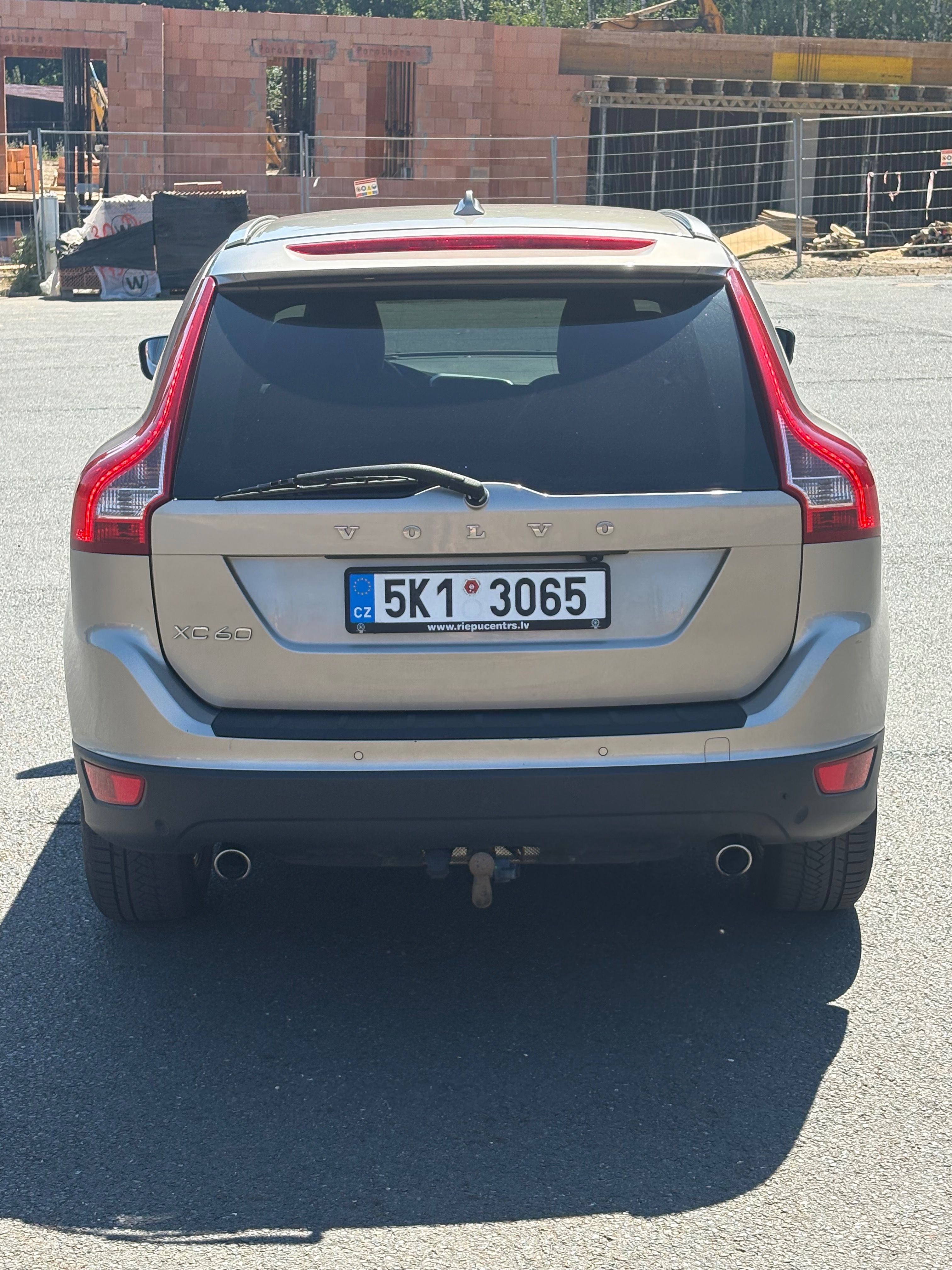 Volvo XC60, D5,Autom,AWD,194 000,SUMMUM+ - fotka 5