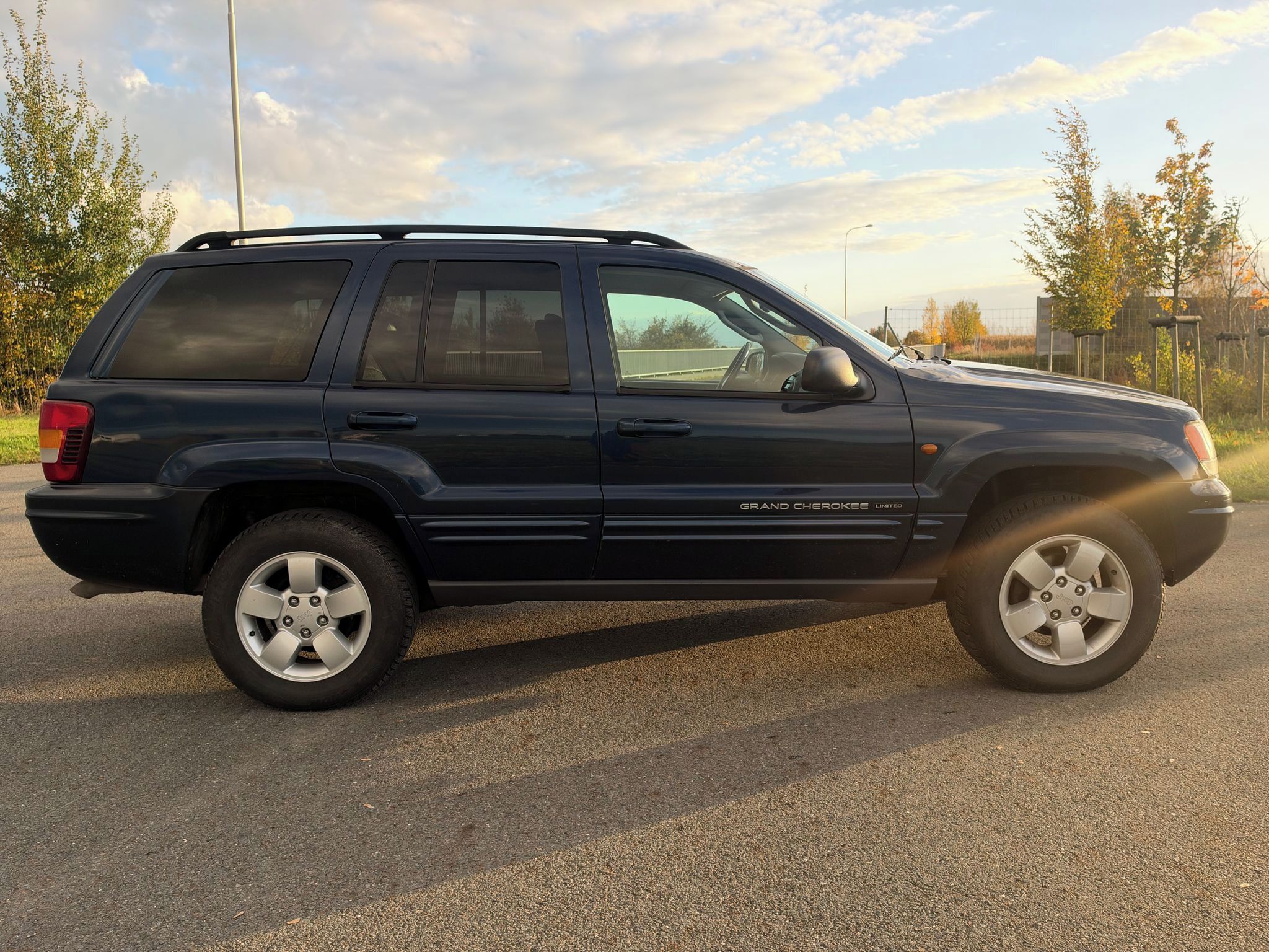 Jeep Grand Cherokee, 2,7 CRDi 4X4 TZ -3360 Kg - fotka 6