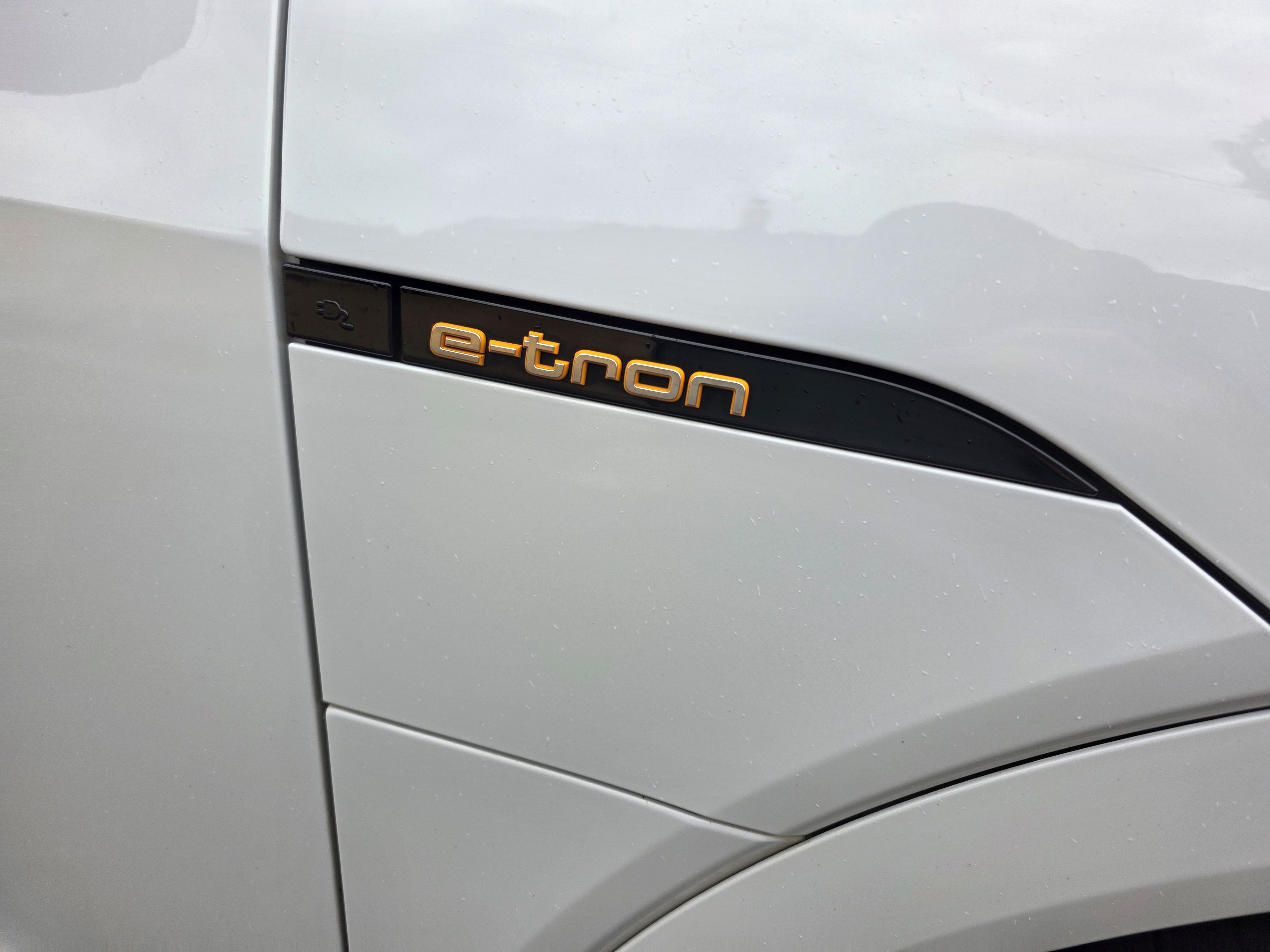 Audi e-tron, Audi E tron S-line black edit. - fotka 5