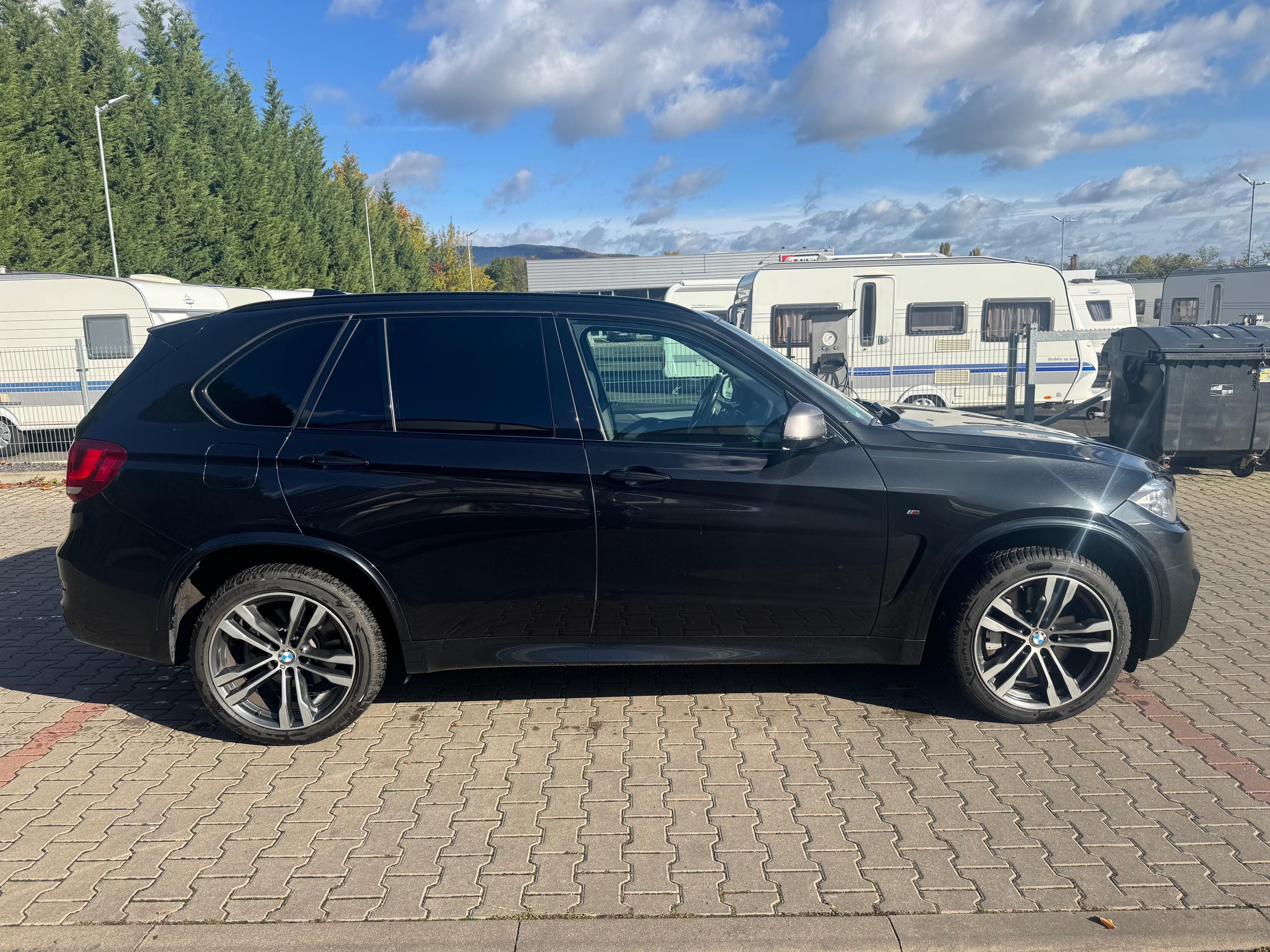 BMW X5, M50