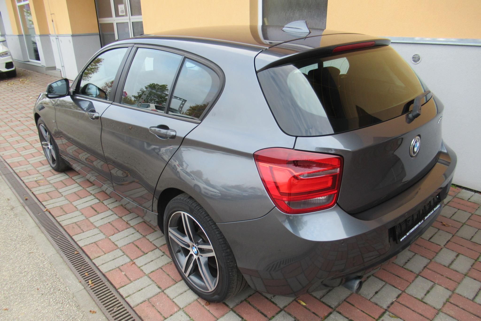 BMW Řada 1, 116d 2.0D AUT. KLIMA XENONY - fotka 4