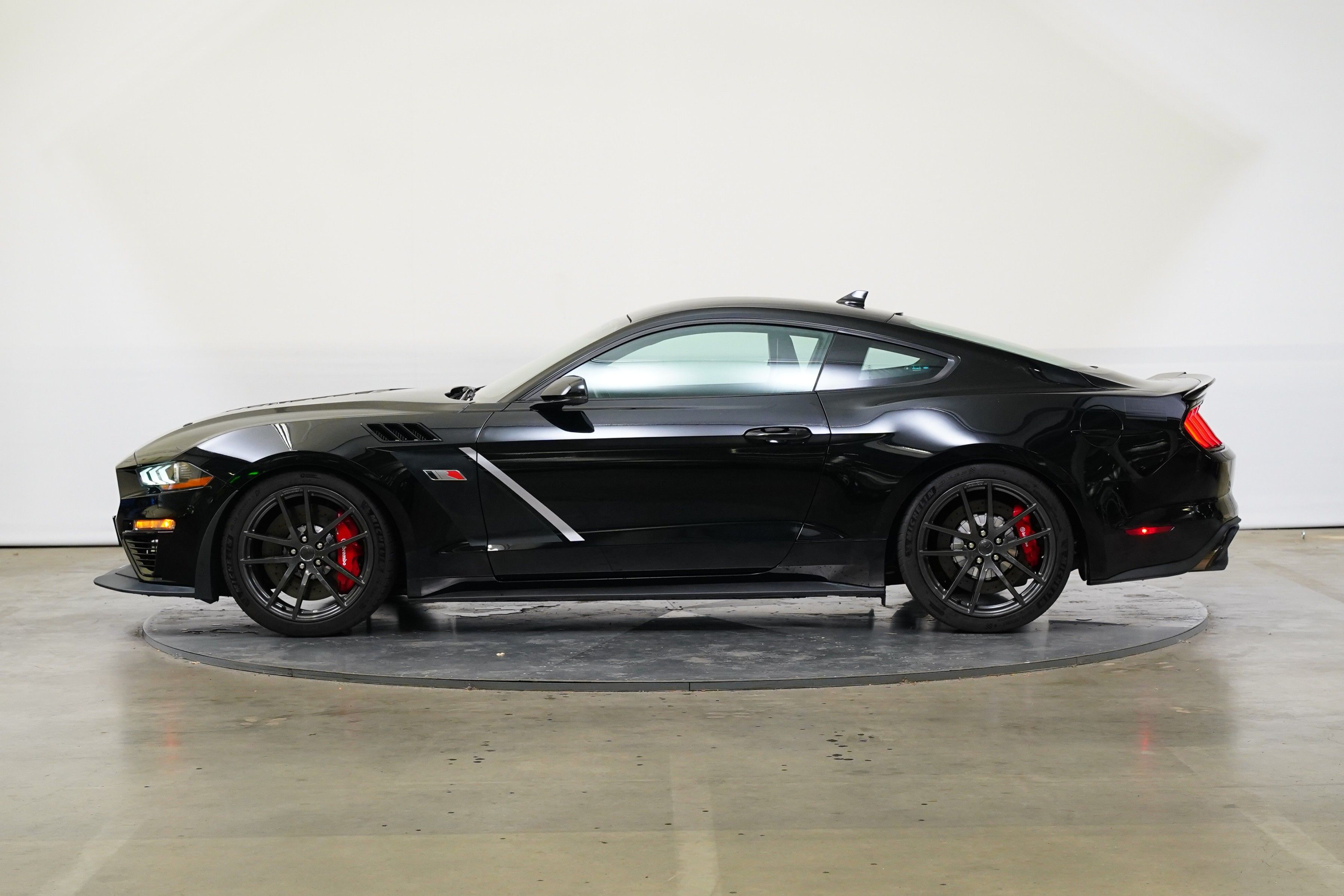 Ford Mustang, 5.0 V8 514 kW Roush - fotka 3