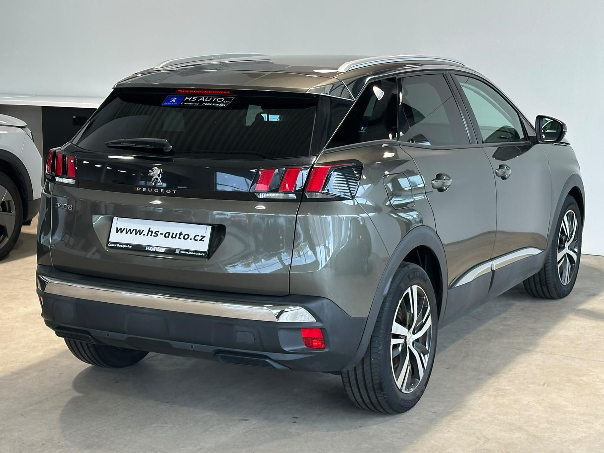 Peugeot 3008, 1.5BlueHDi,Allure,ČR,1.maj. - fotka 4
