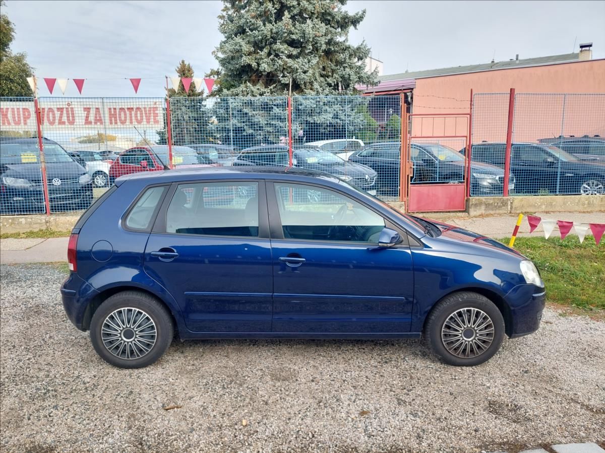 Volkswagen Polo, 1,2 i serviska klimatizace - fotka 4