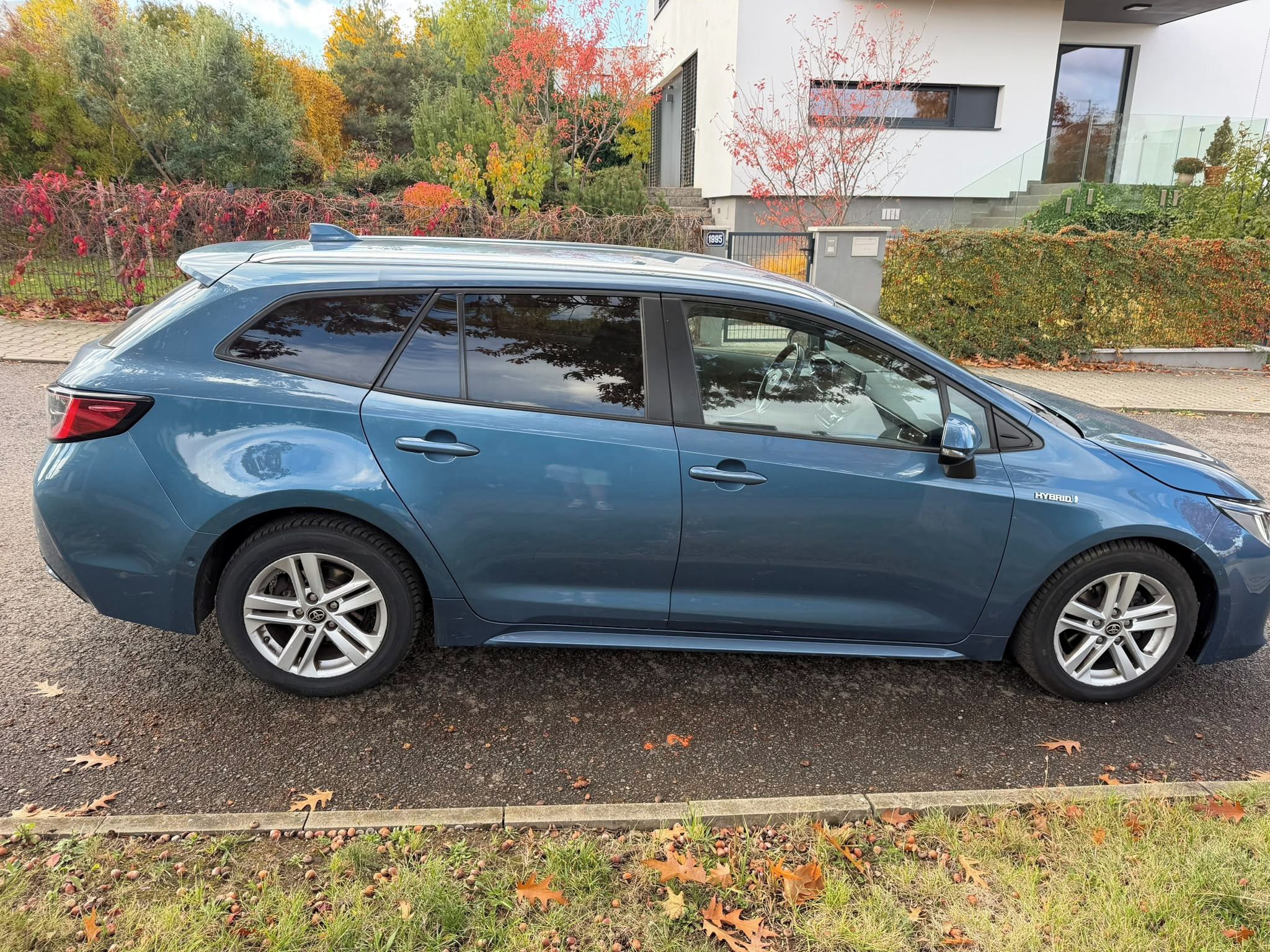 Toyota Corolla, 1.8. Hybrid Comfort - fotka 6