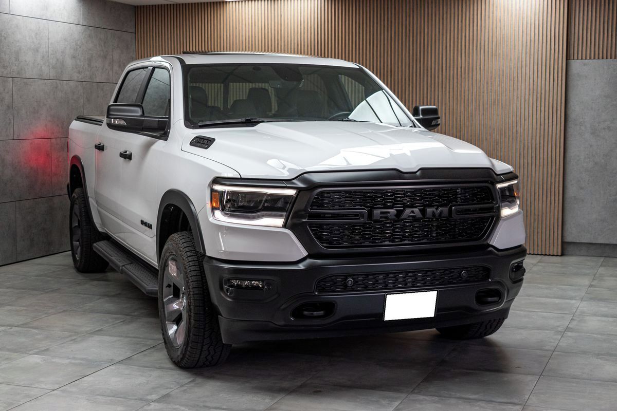 Dodge Ram, 5.7 HEMI BIGHORN 4x4*PPF*ČR 1M - fotka 3
