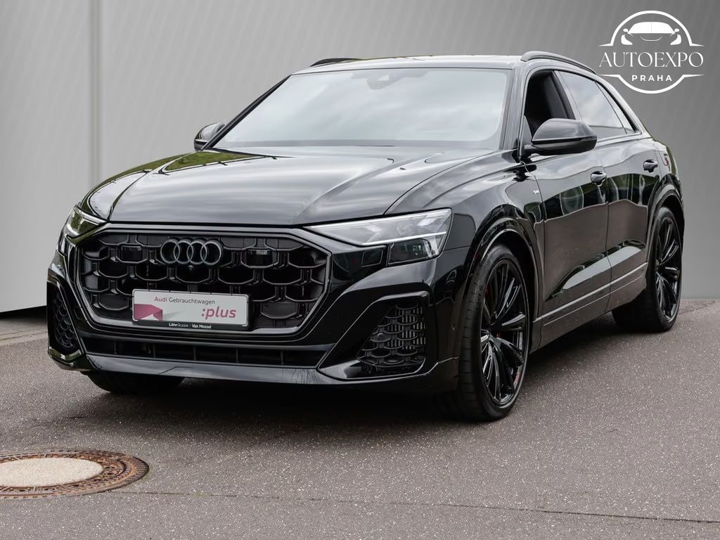 Audi Q8, SUV TFSI e S line Matrix *