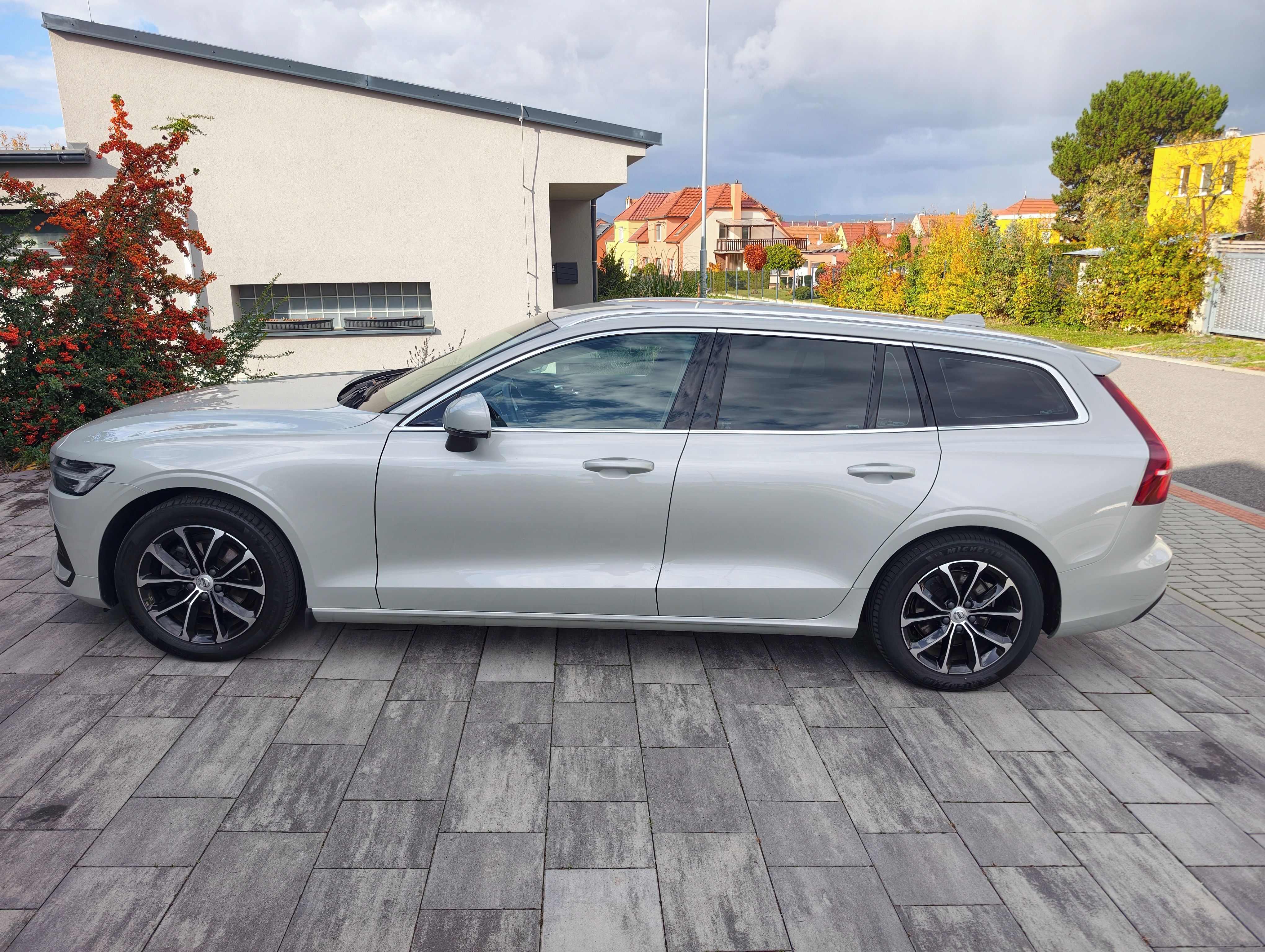 Volvo V60, Volvo V60 D4 (2019) koupeno ČR - fotka 3