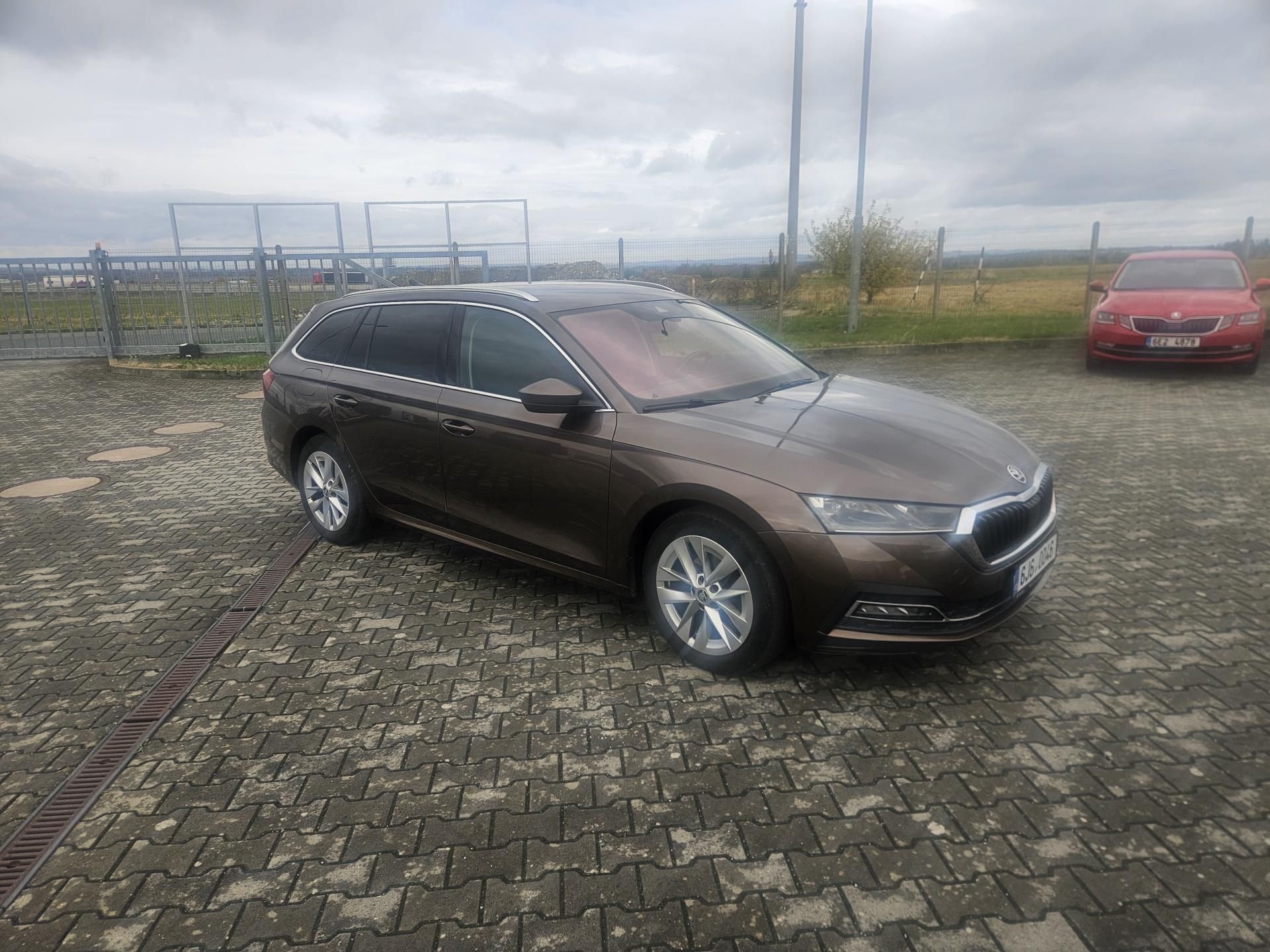 Škoda Octavia, IV  2,0 TDI 110 kW - fotka 2