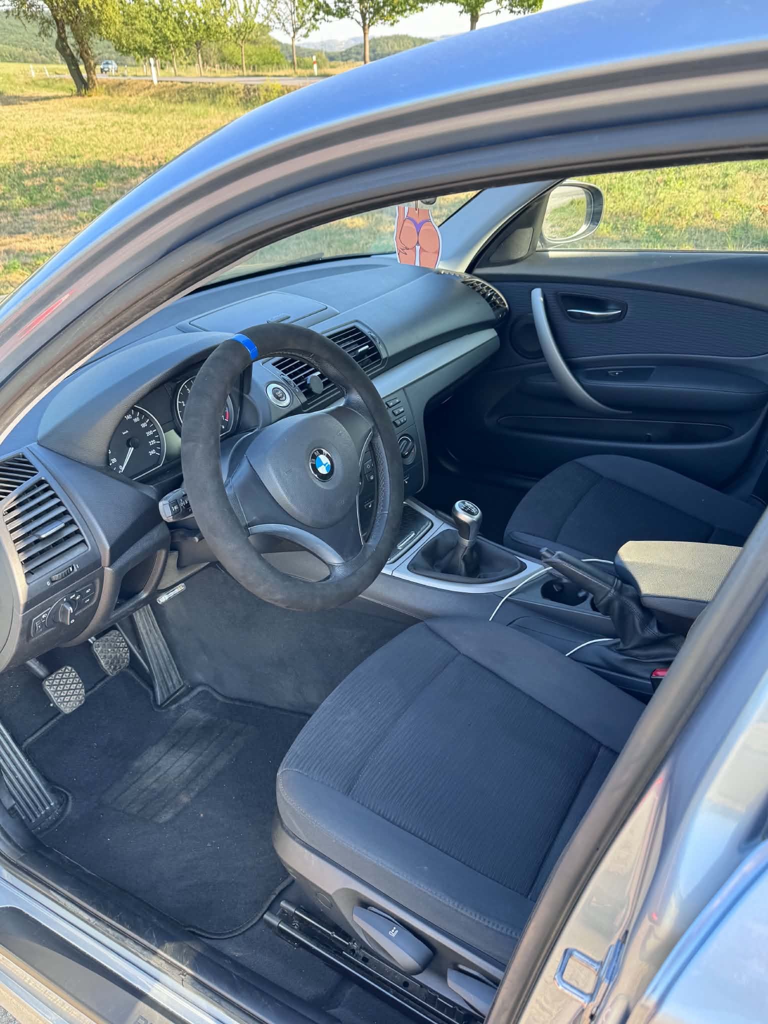 BMW Řada 1, 2.0 benzin - fotka 6