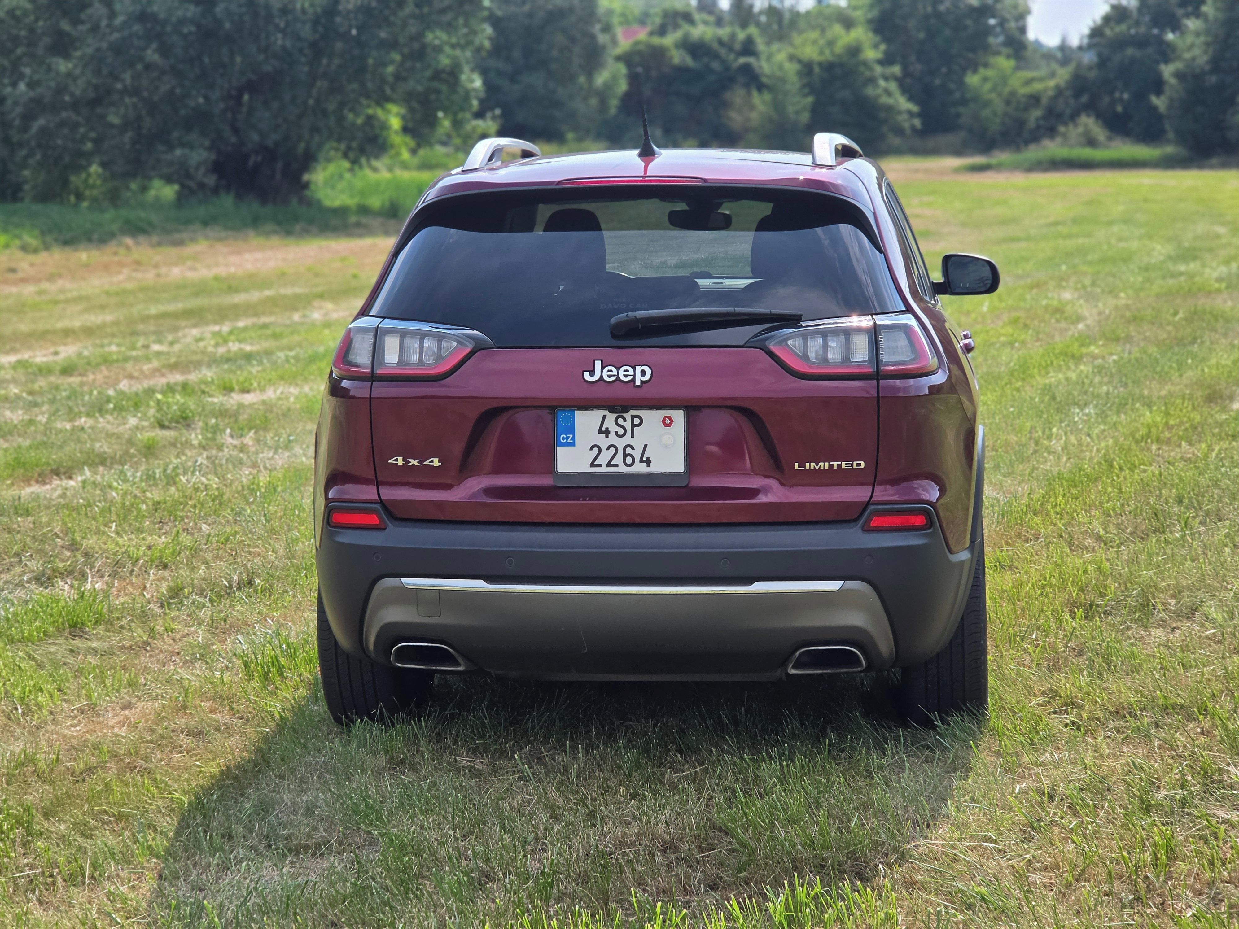 Jeep Cherokee - fotka 5