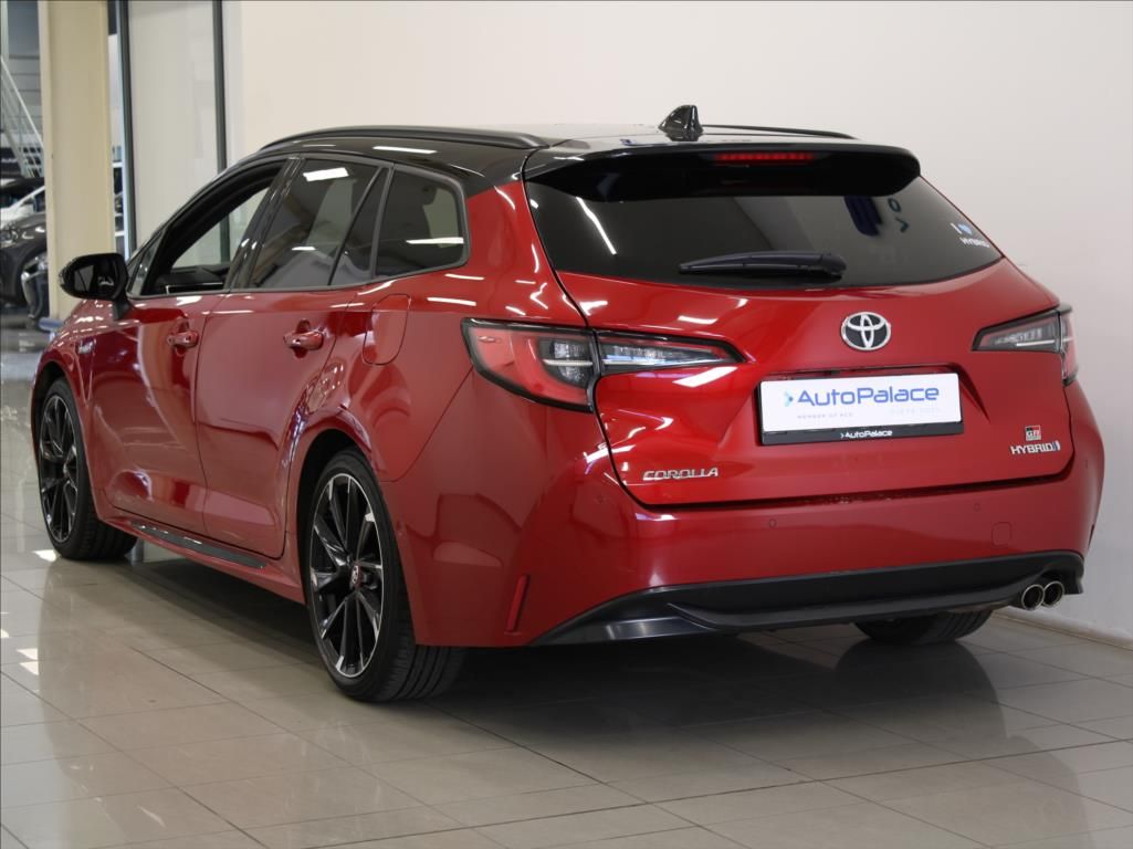 Toyota Corolla, 2,0 HEV 135kW GR Sport 1.maj.Č - fotka 3