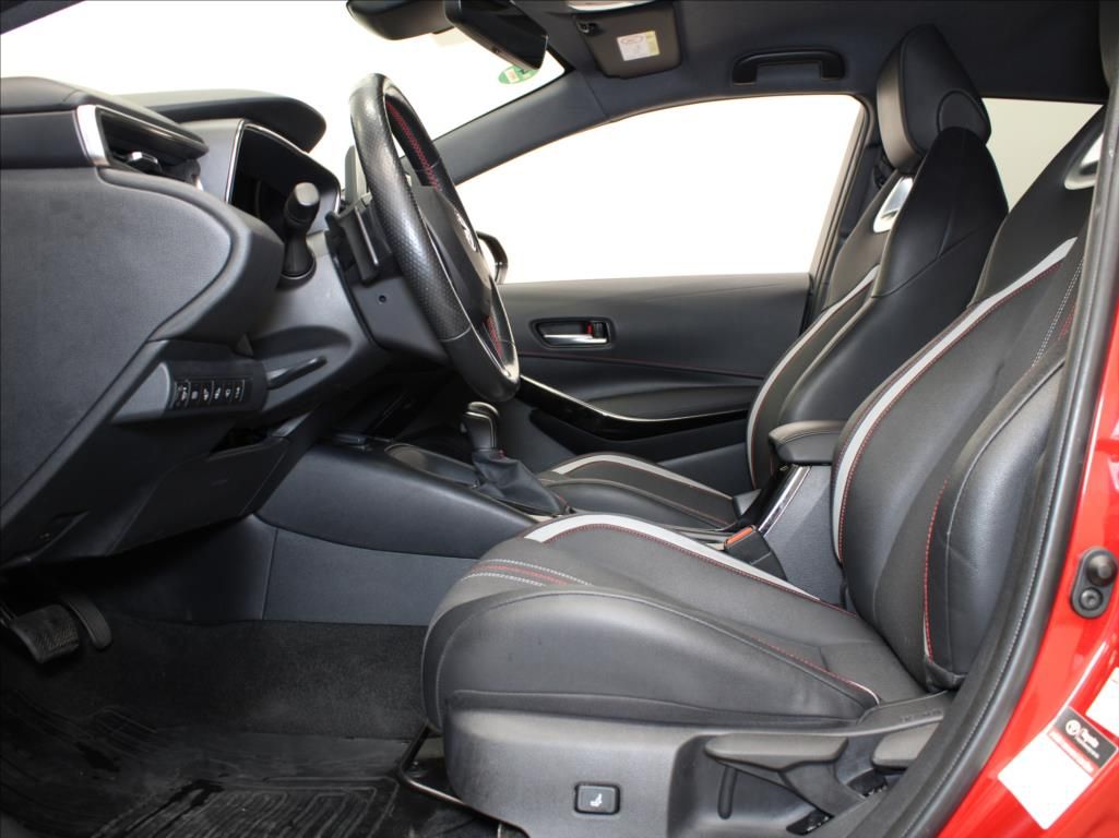 Toyota Corolla, 2,0 HEV 135kW GR Sport 1.maj.Č - fotka 6