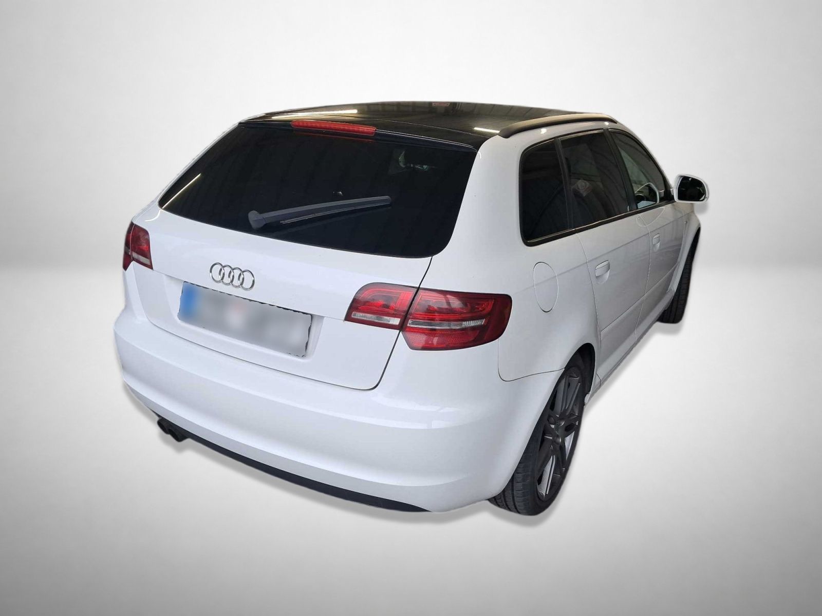 Audi A3, 1.4 TFSI, Kožené sedačky - fotka 2