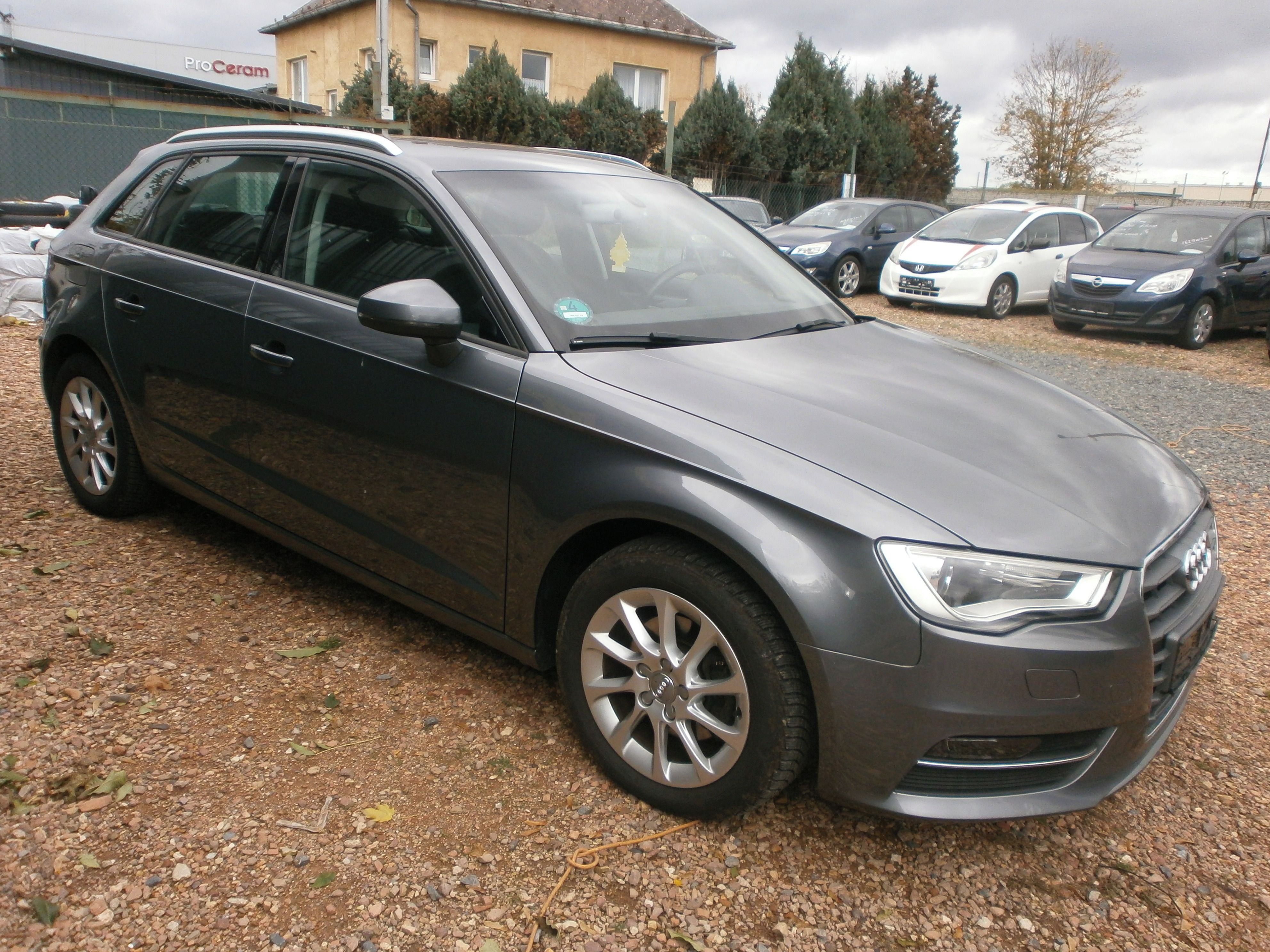 Audi A3, 1.6TDI-81KW,SERVISNÍ KNIHA!TOP - fotka 4