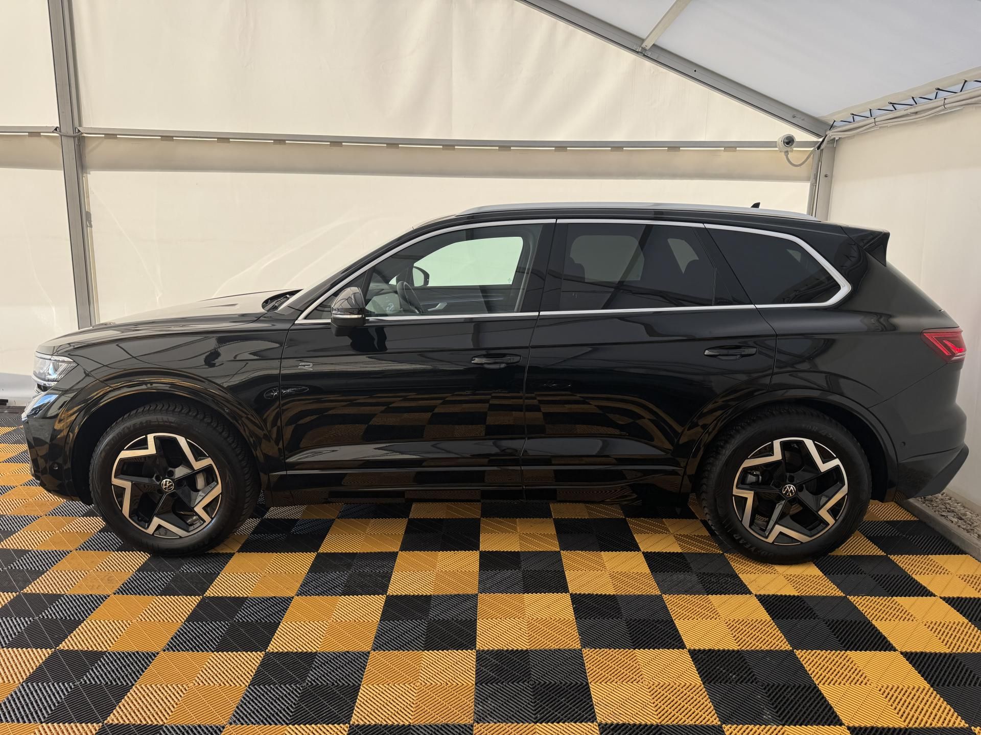 Volkswagen Touareg, 3.0d*DPH*R-LINE*Final Edition* - fotka 4