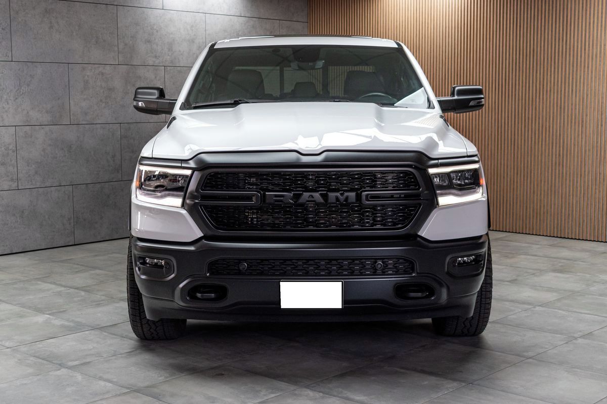 Dodge Ram, 5.7 HEMI BIGHORN 4x4*PPF*ČR 1M - fotka 2