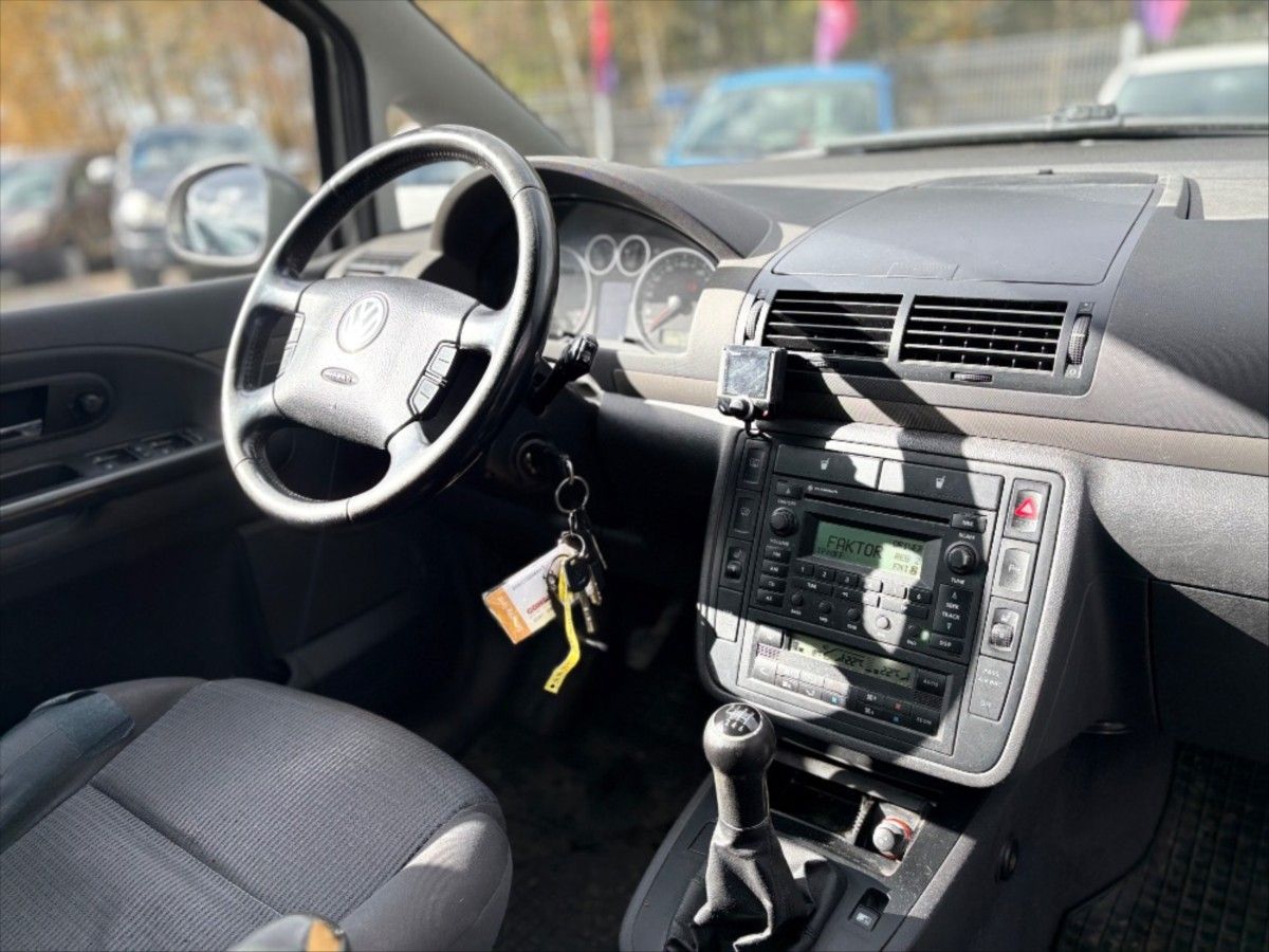 Volkswagen Sharan, 1,9 TDi - 1. majit ČR 7 míst - fotka 6