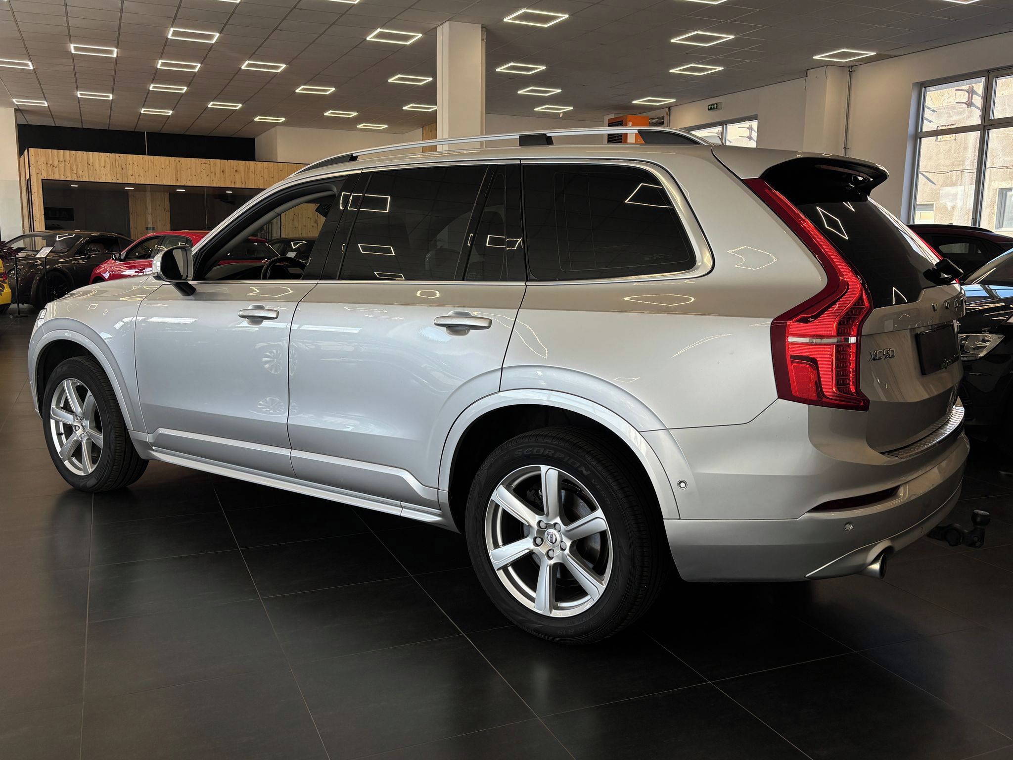Volvo XC90, D5 4x4 173 kW Automat, Tažné - fotka 4