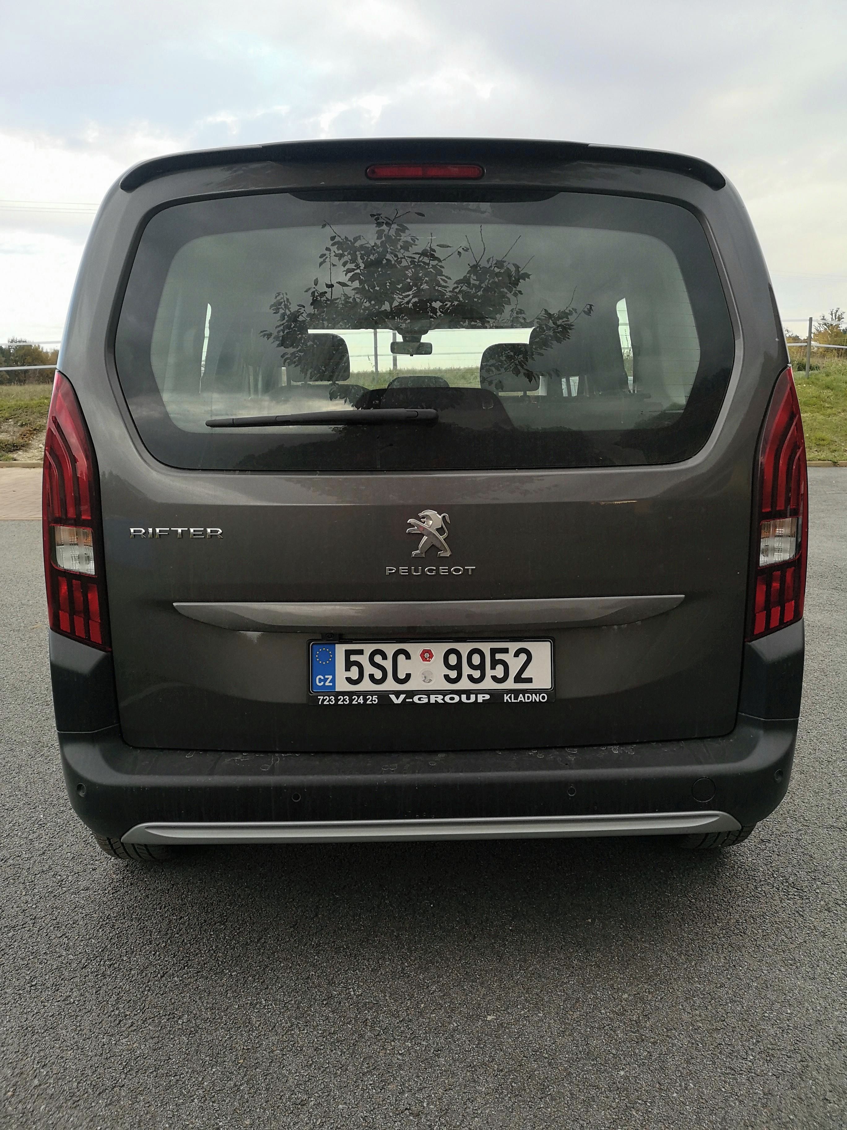 Peugeot Rifter, ALLURE 1,2 PureTech 130 EAT8 - fotka 4