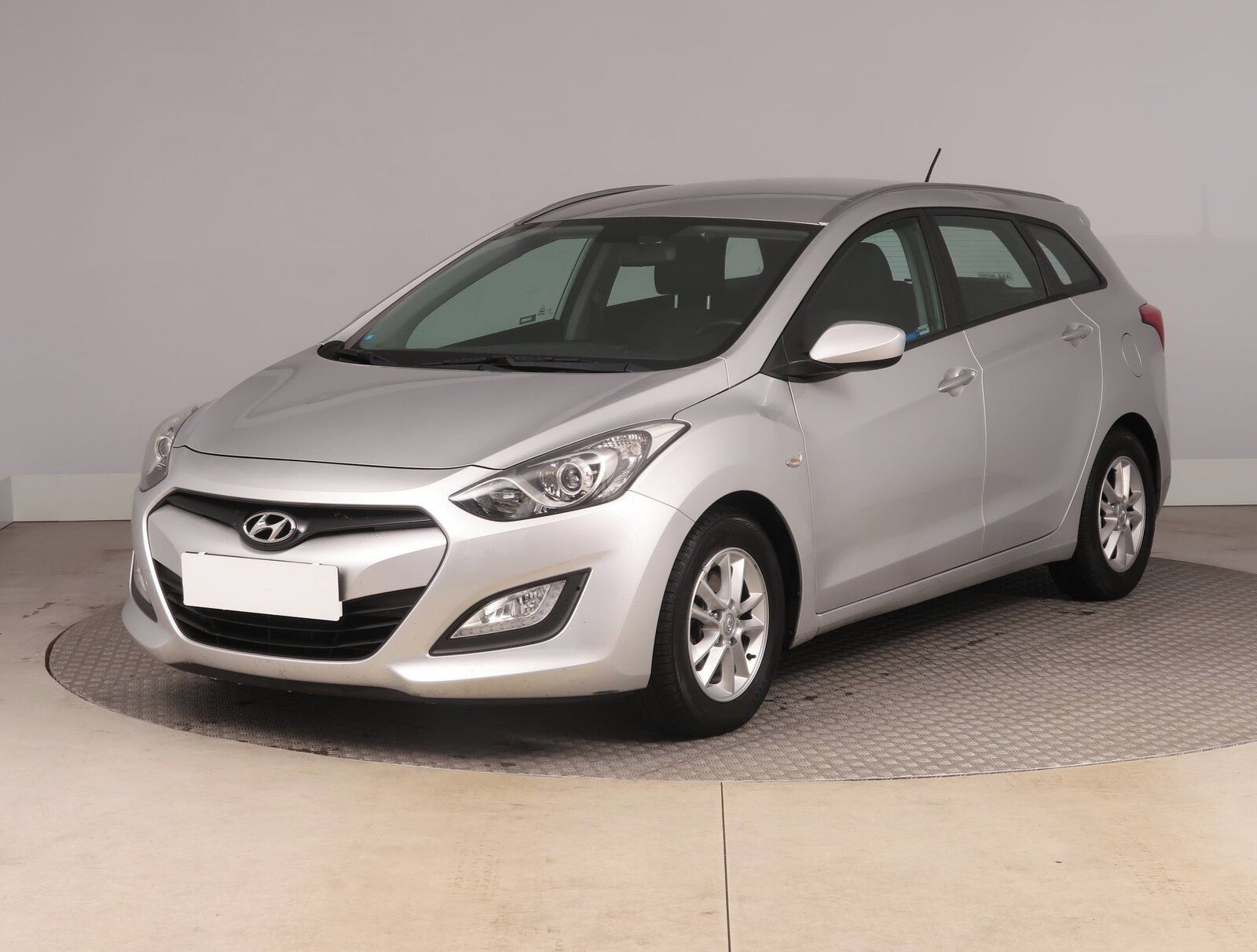 Hyundai i30, 1.6 MPI, Klima, Tempomat - fotka 2