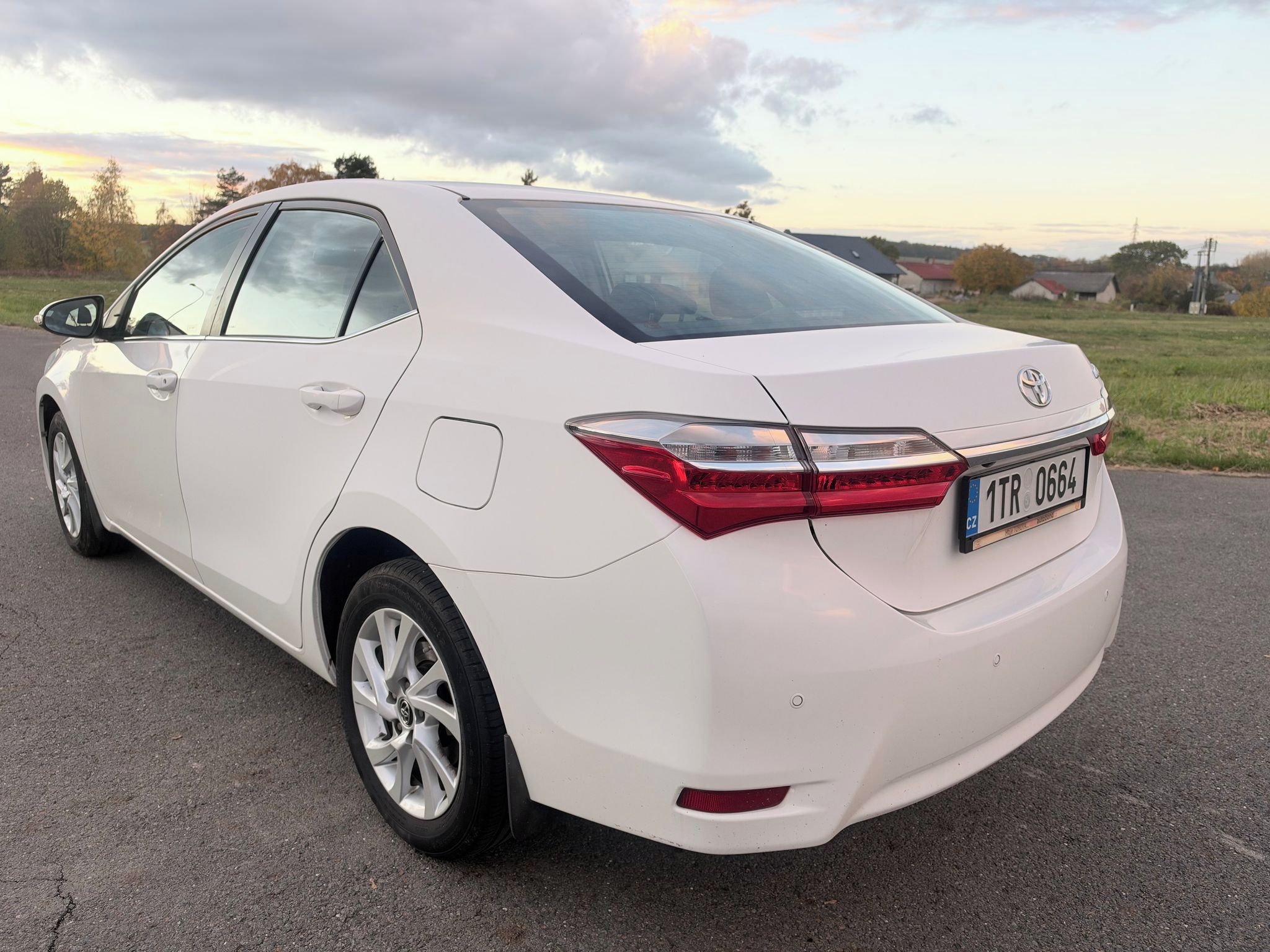 Toyota Corolla, 1,6 97 kW-BENZIN  24 050 KM - fotka 3