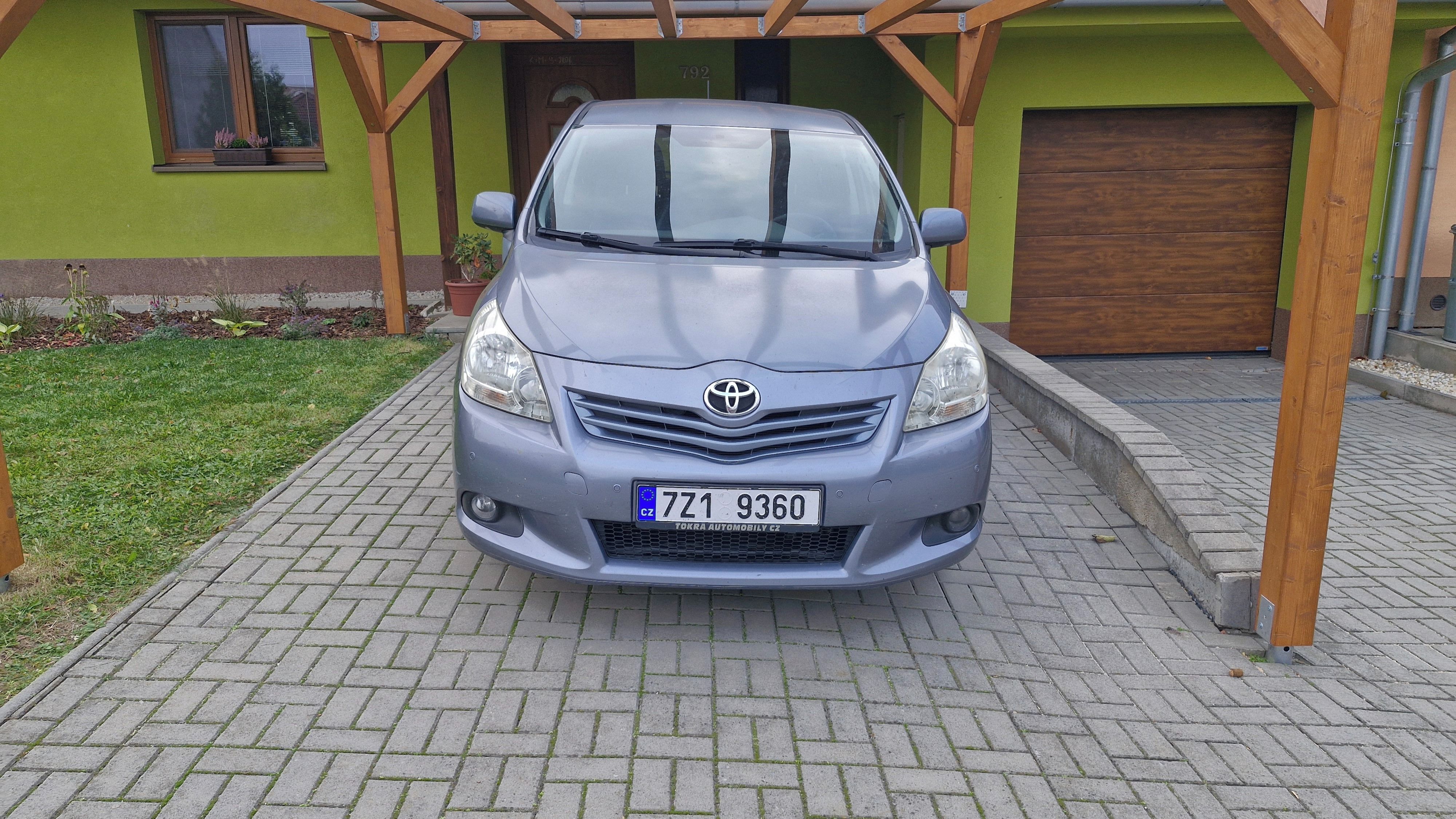 Toyota Verso, Toyota Verso 1.6 Valvematic - fotka 2