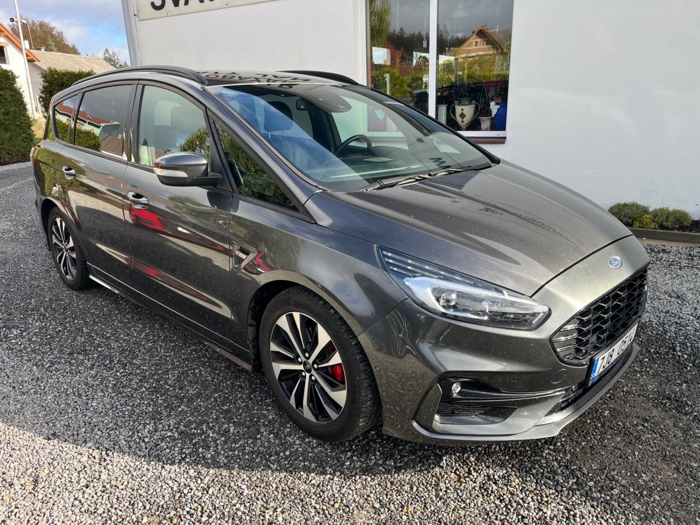 Ford S-MAX, 2.0 TDCi ST Line 140 Kw - fotka 2