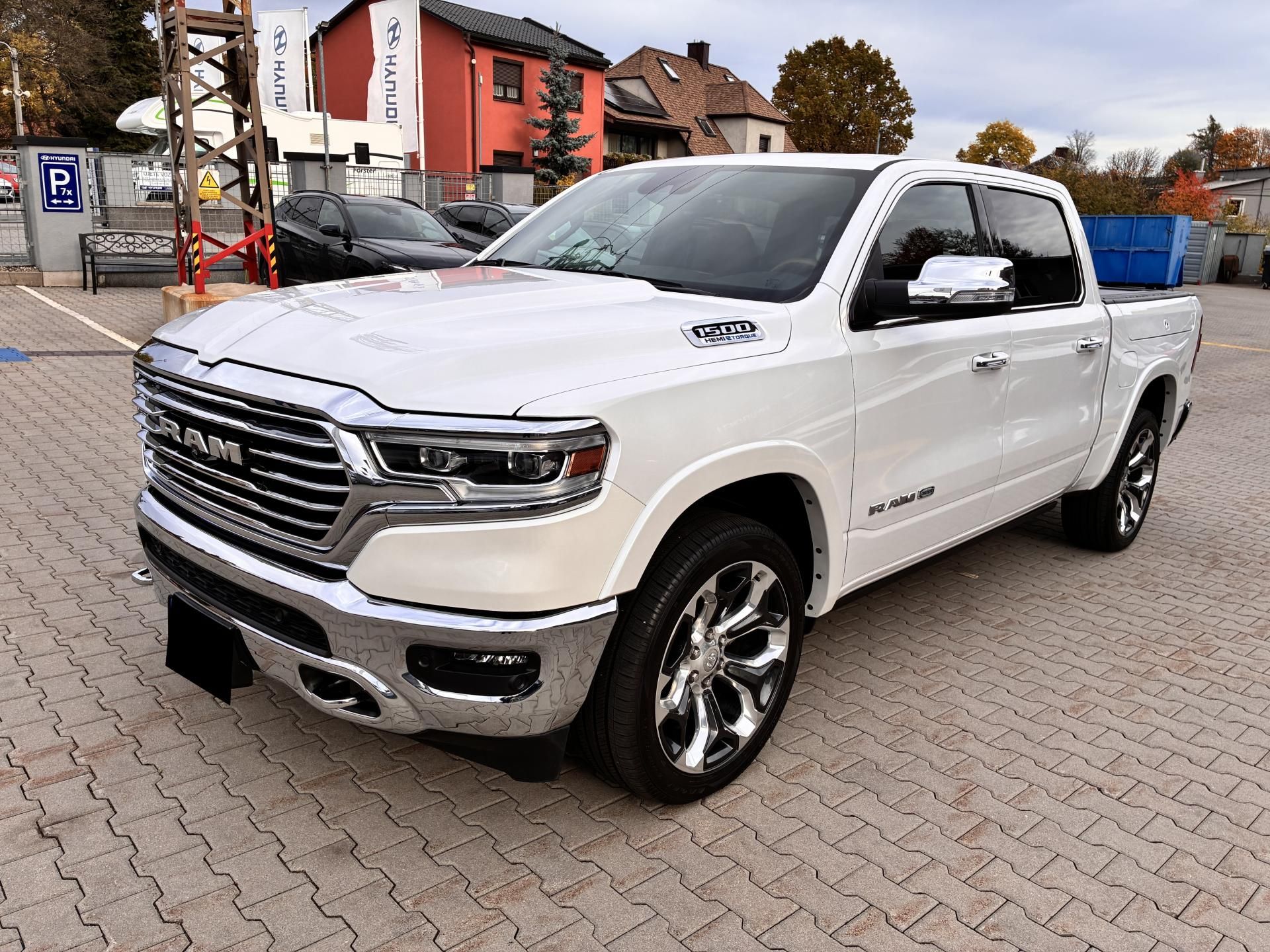 Dodge Ram 1500, LONGHORN 5.7 V8 HEMI eTORQUE - fotka 3