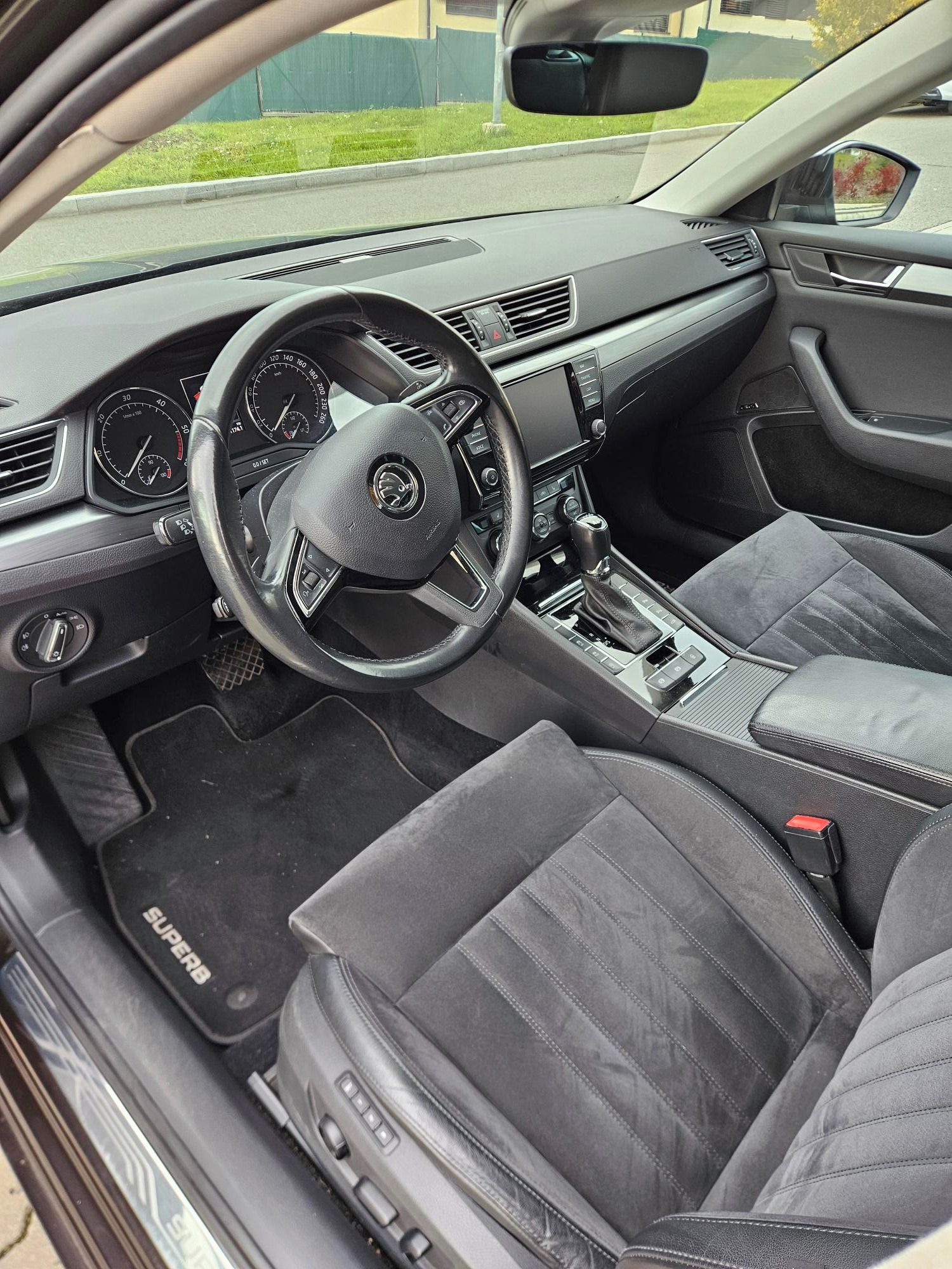 Škoda Superb, 2.0 TDI 140 kW, 4x4, automat - fotka 6