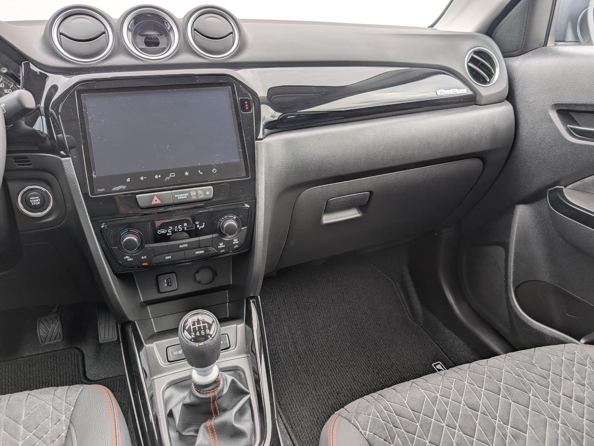Suzuki Vitara, ELEGANCE 1,4 HYBRID A/T 4x2 BL - fotka 3