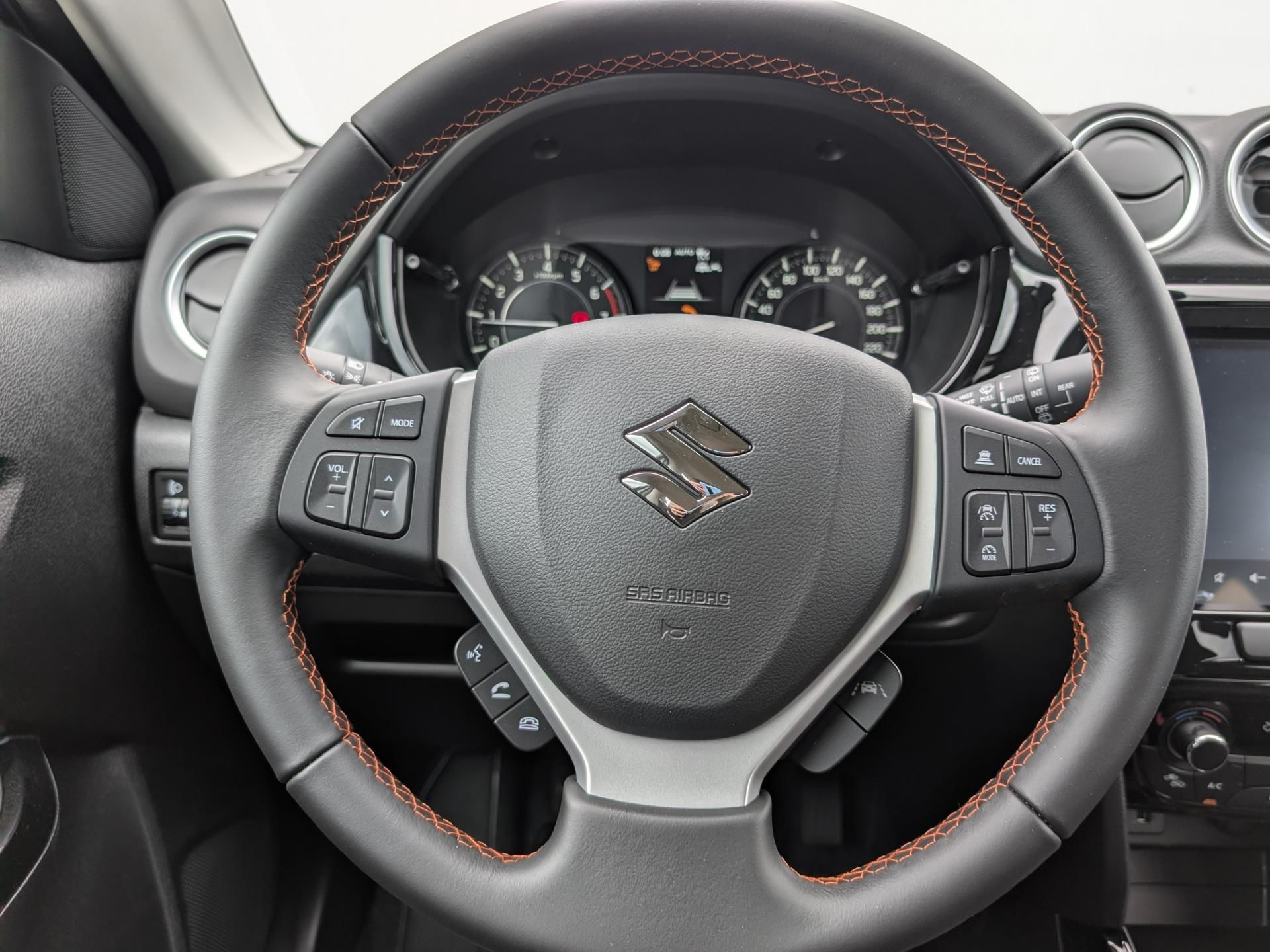 Suzuki Vitara, ELEGANCE 1,4 HYBRID A/T 4x2 BL - fotka 4