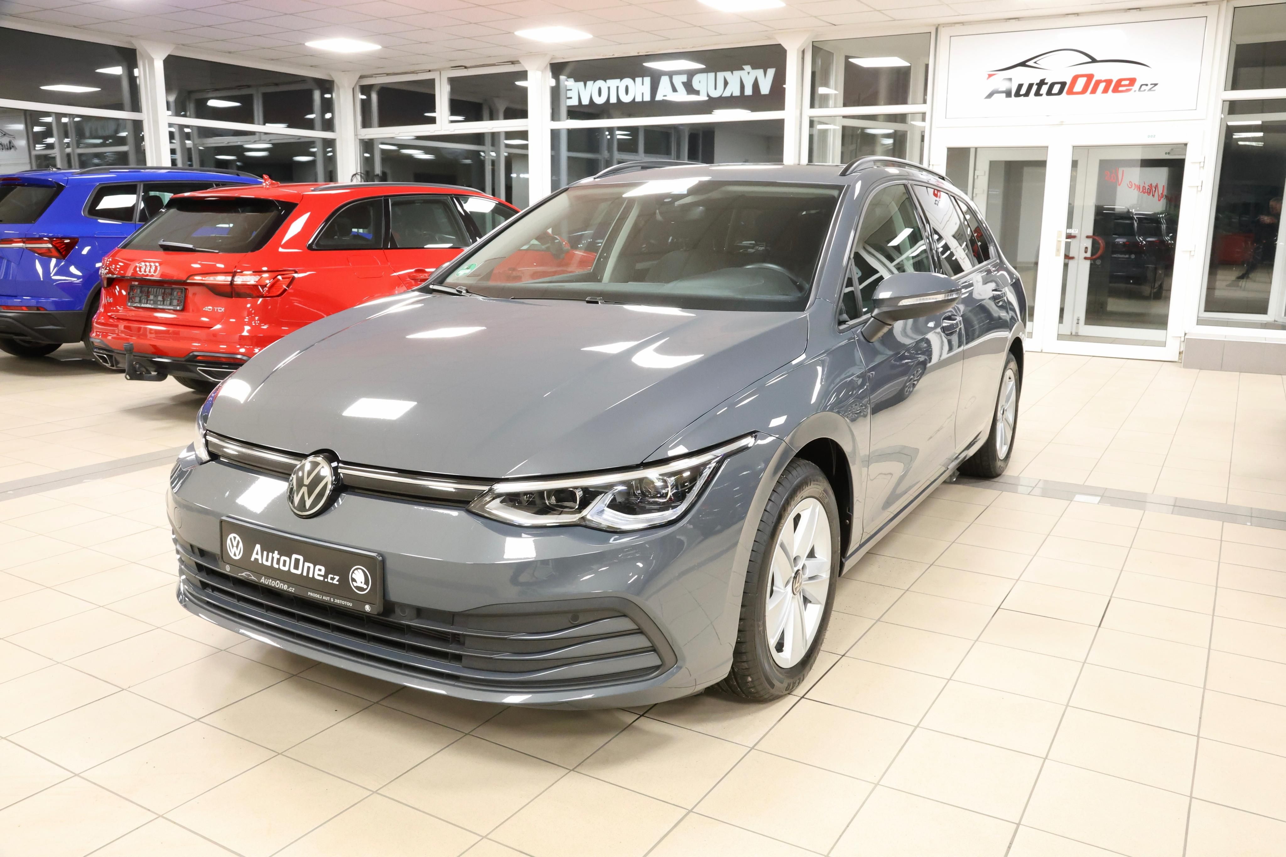 Volkswagen Golf Variant, 2.0TDI DSG Display LED Navi - fotka 4